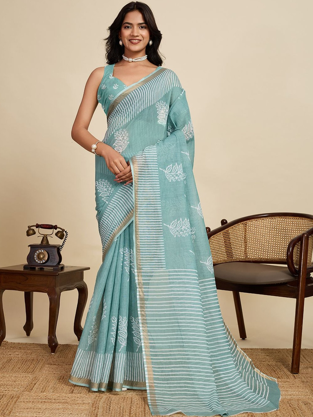 Suha Women Blue Cotton Linen Blend Solid Saree With Blouse Piece