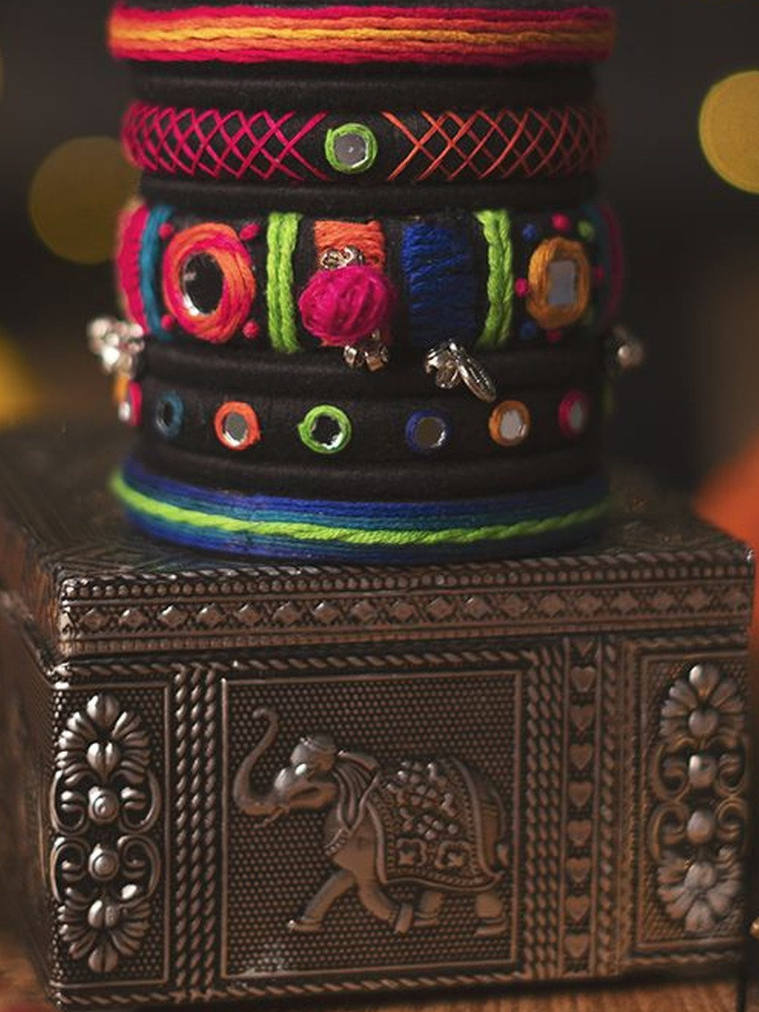 Taasha Craft Set Of 9 Mirror Work Thread Bangles