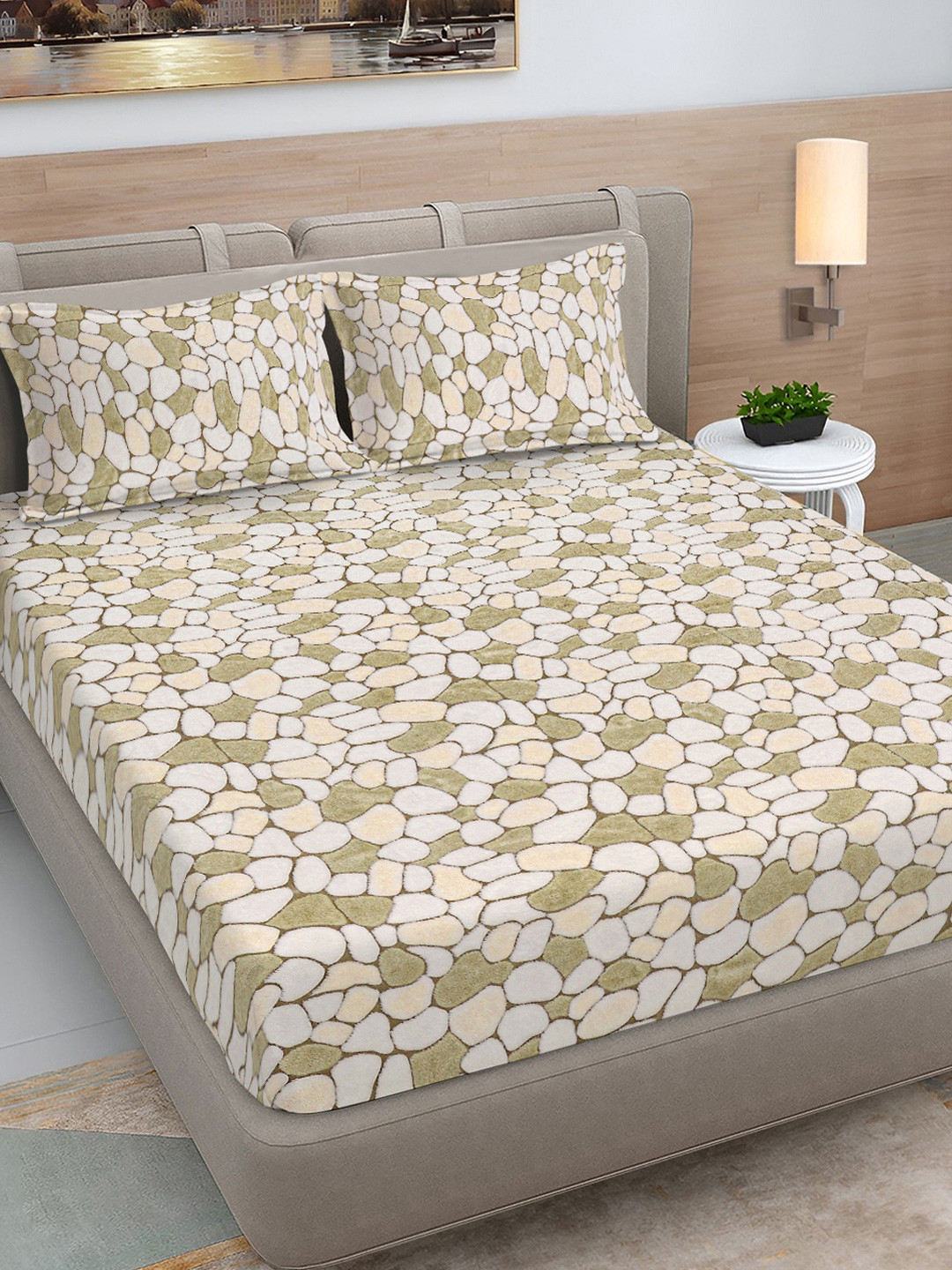 Myntra Elegant Homes Cream Geometric Printed Wool King Bedsheet Set 2.50 M X 2.25 M