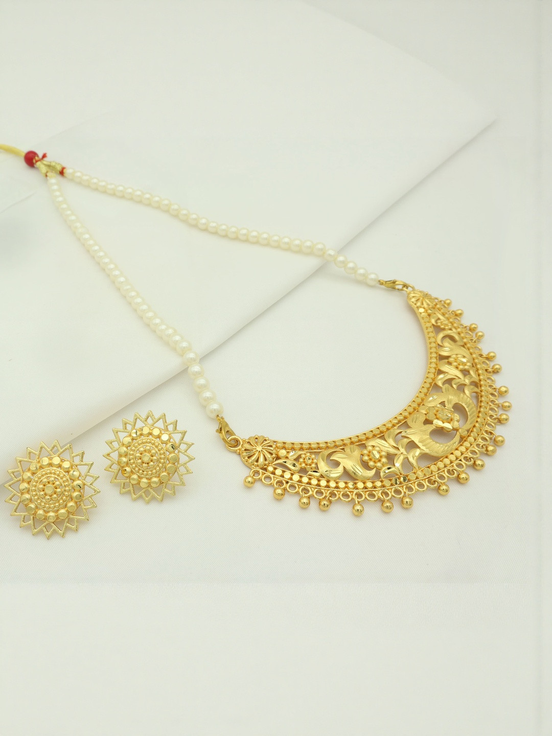 Upala Women Gold Plated Jewellery Set