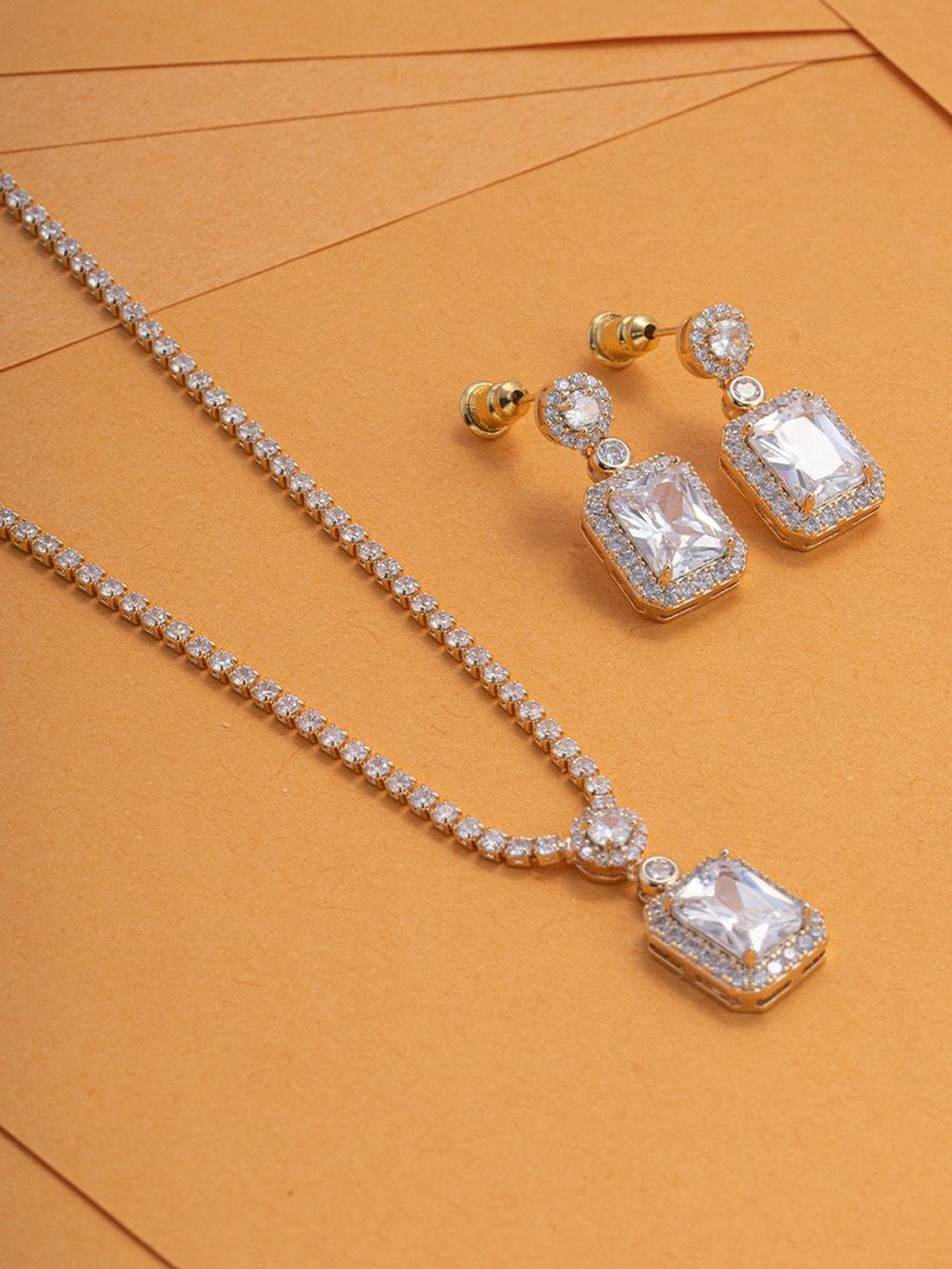 Ashnera Women Refined Chain Adorned With Small Shimmering Stones & Drop earrings