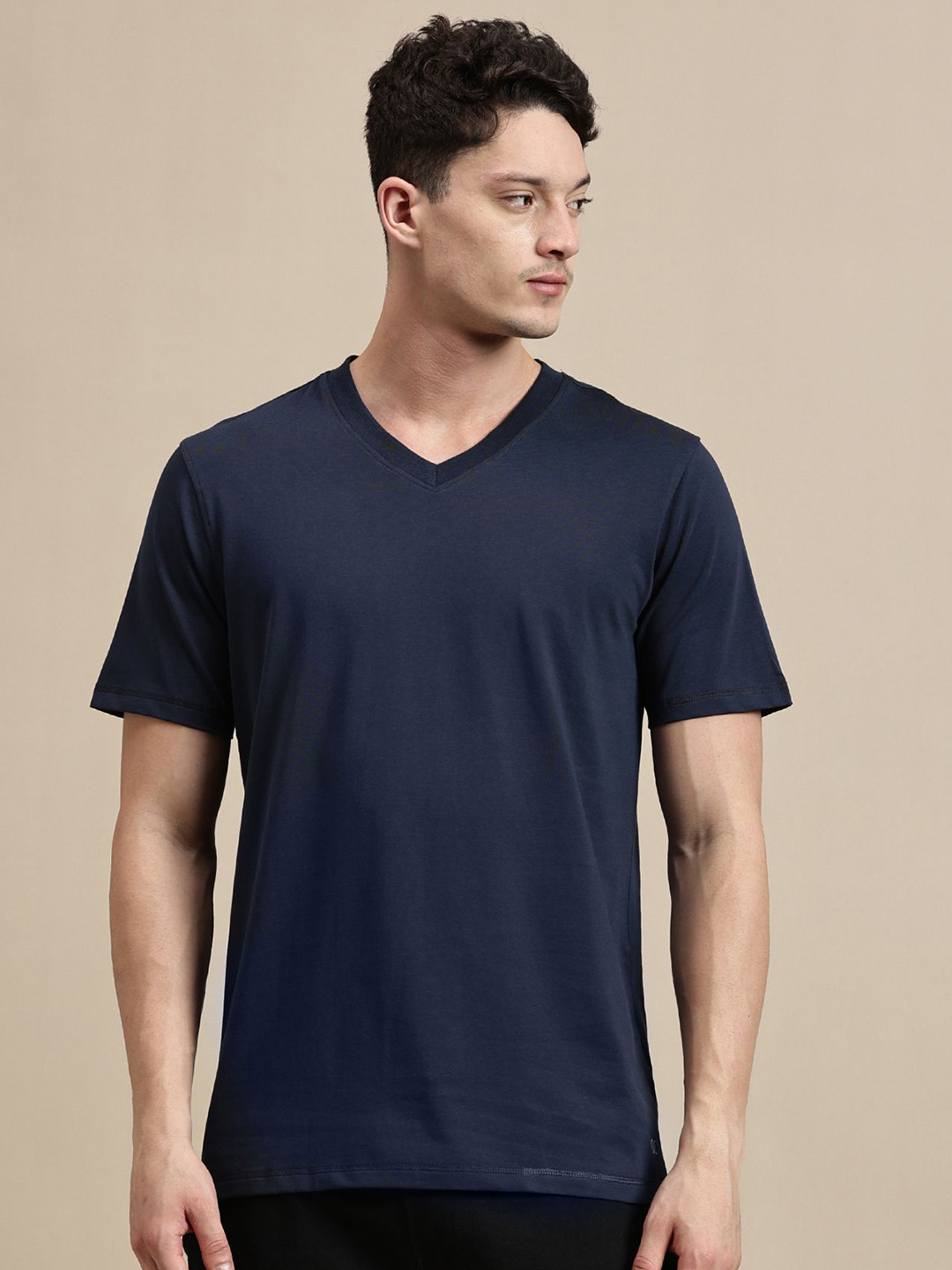Ecolore Men Solid V-Neck Slim Fit T-shirt