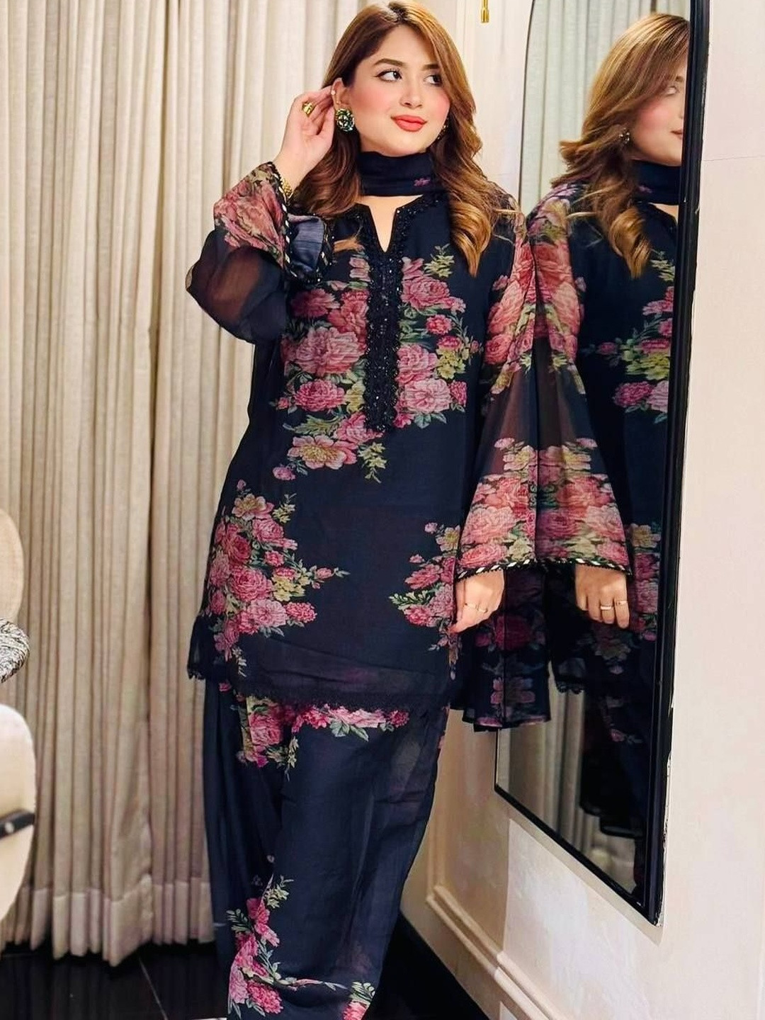 ZEEL FASHION Women Floral Printed V Neck Kurta with Trousers & Dupatta