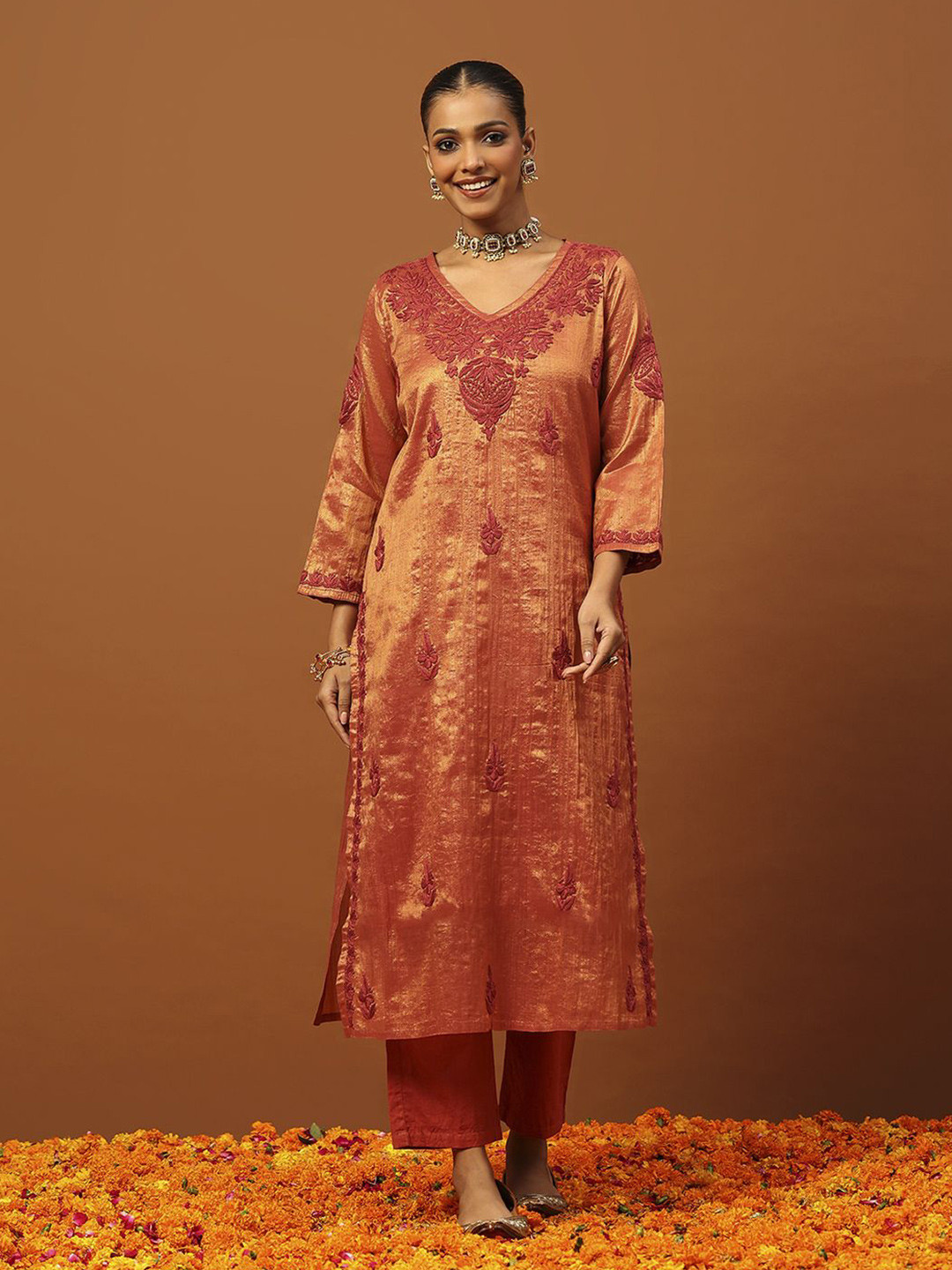 House of Chikankari Floral Embroidered V-Neck Chikankari Straight Silk Kurta & Slip