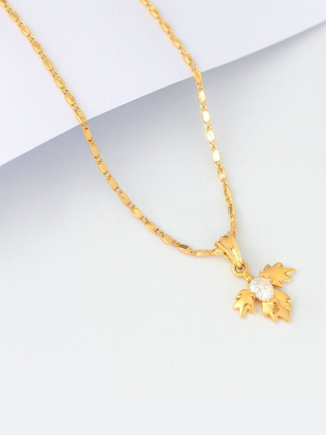 GARNISHA Gold-Plated Leaf Pendant With Chain