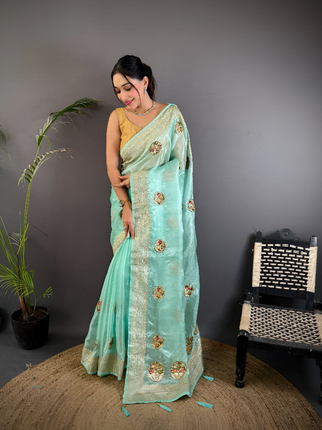 Munir Women Embellished Embroidered Organza Heavy Work Sarees