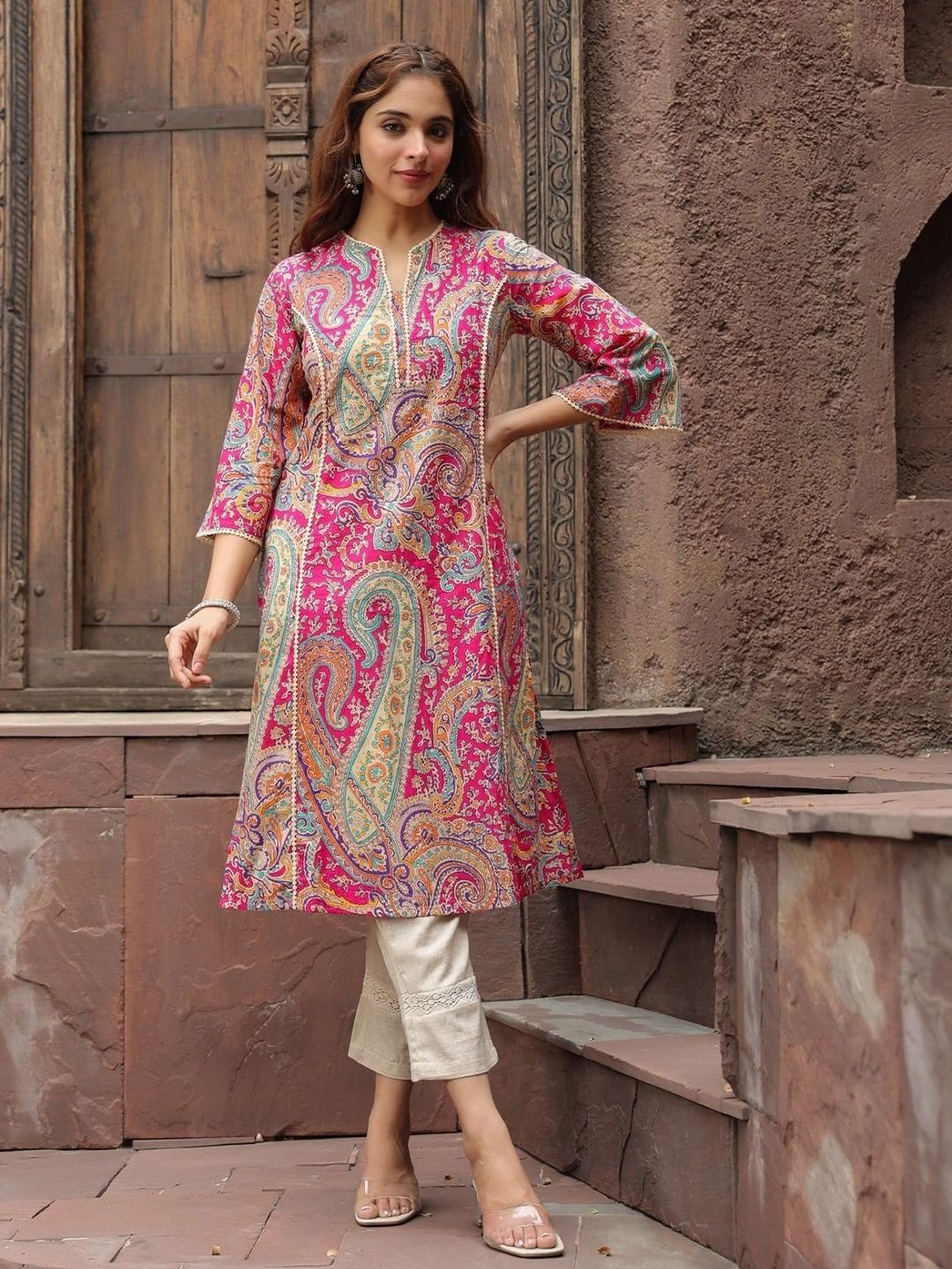 GoSriKi Women Paisley Printed Flared Sleeves Indie Prints Kurta