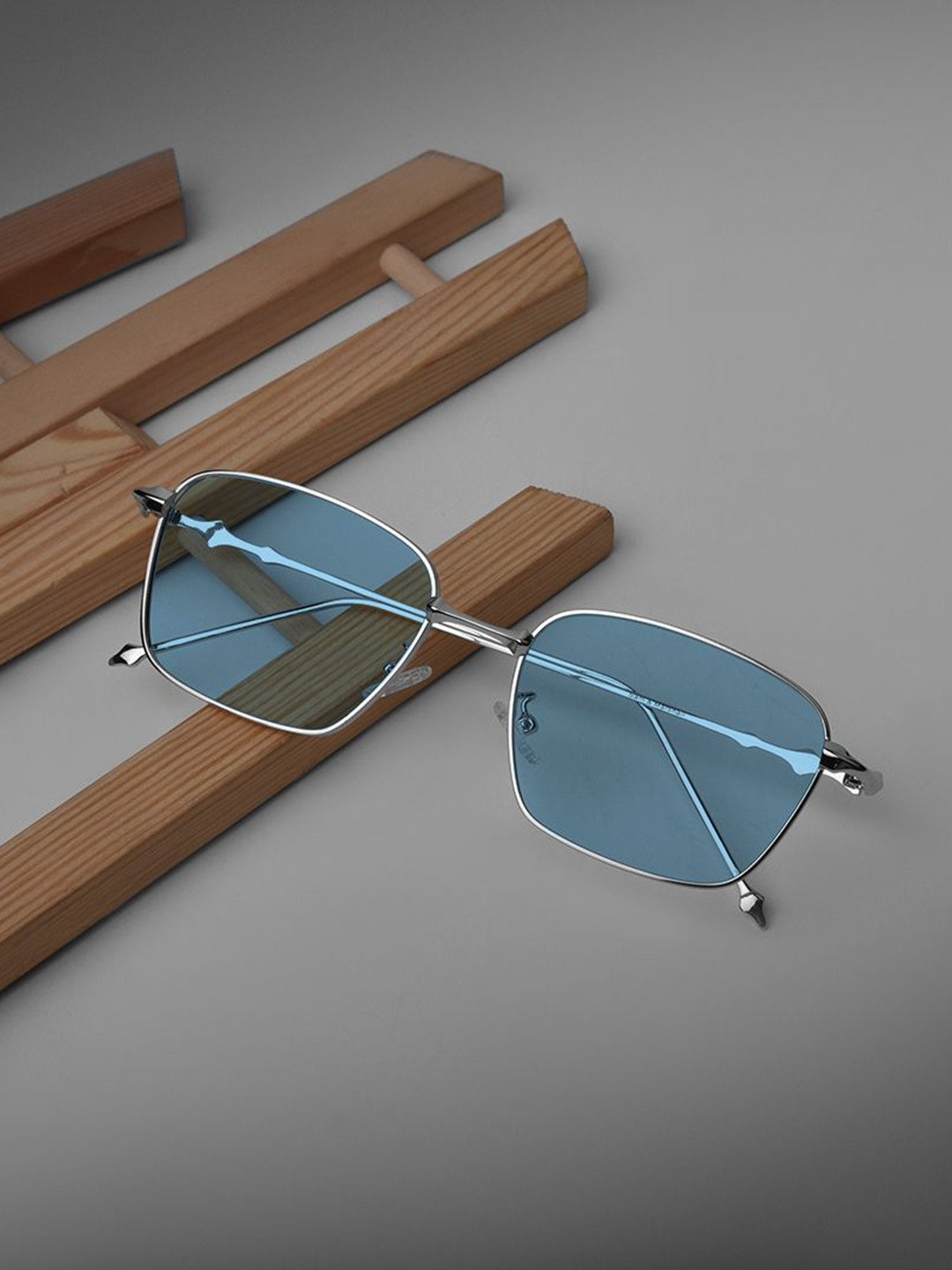 SAM & MARSHALL Unisex Blue Lens & Silver-Toned Rectangle Sunglasses with UV Protected Lens