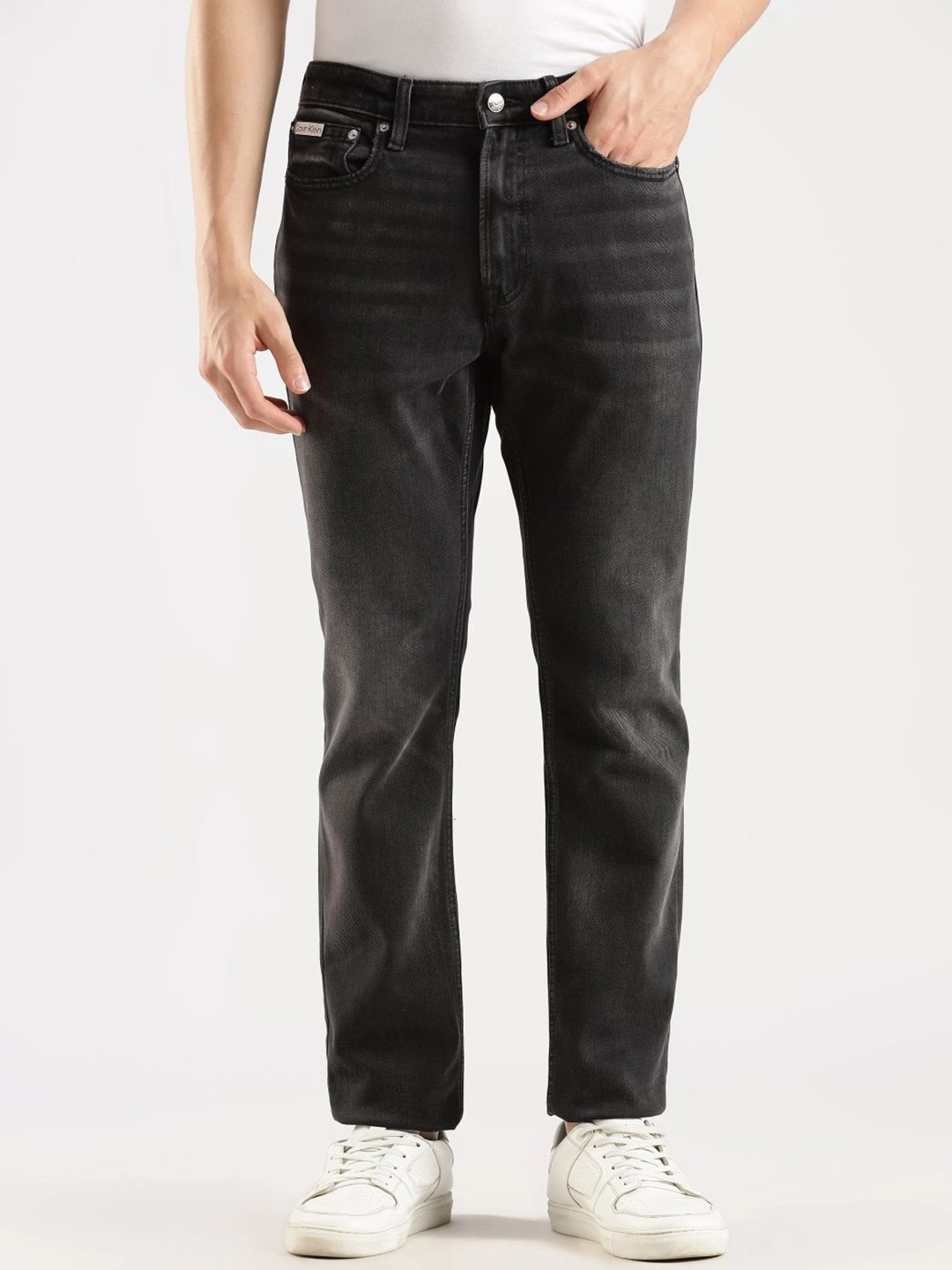 Calvin Klein Jeans U.S Men Slim Fit Mid-Rise Light Fade Jeans