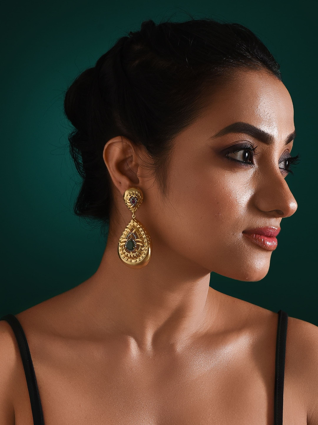 Zaza by Somya Gold-Plated Artificial Stones Studded Teardrop Shaped Drop Earrings