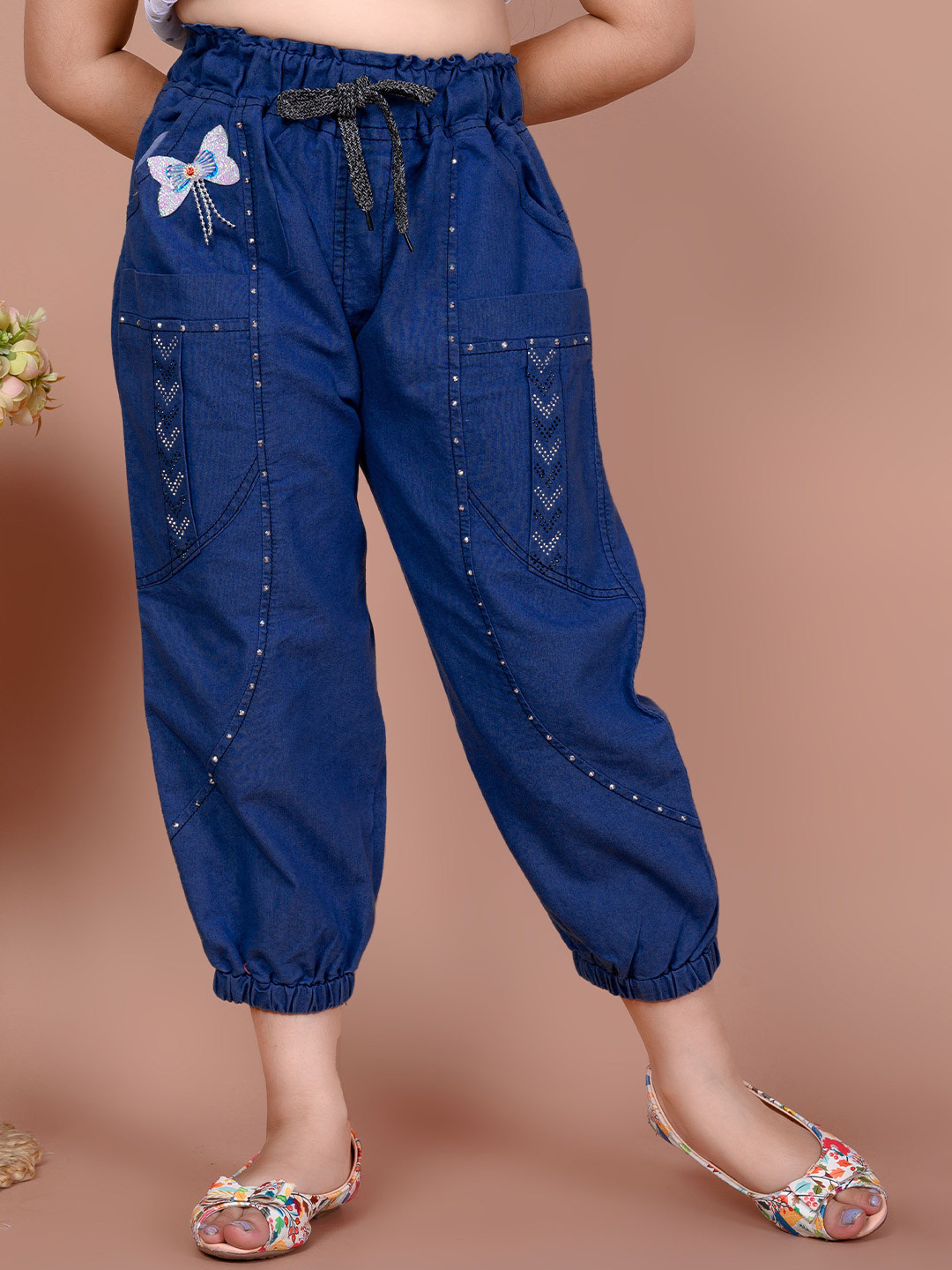 Darji Fashion Girls Relaxed Fit Mid-Rise Printed Capris