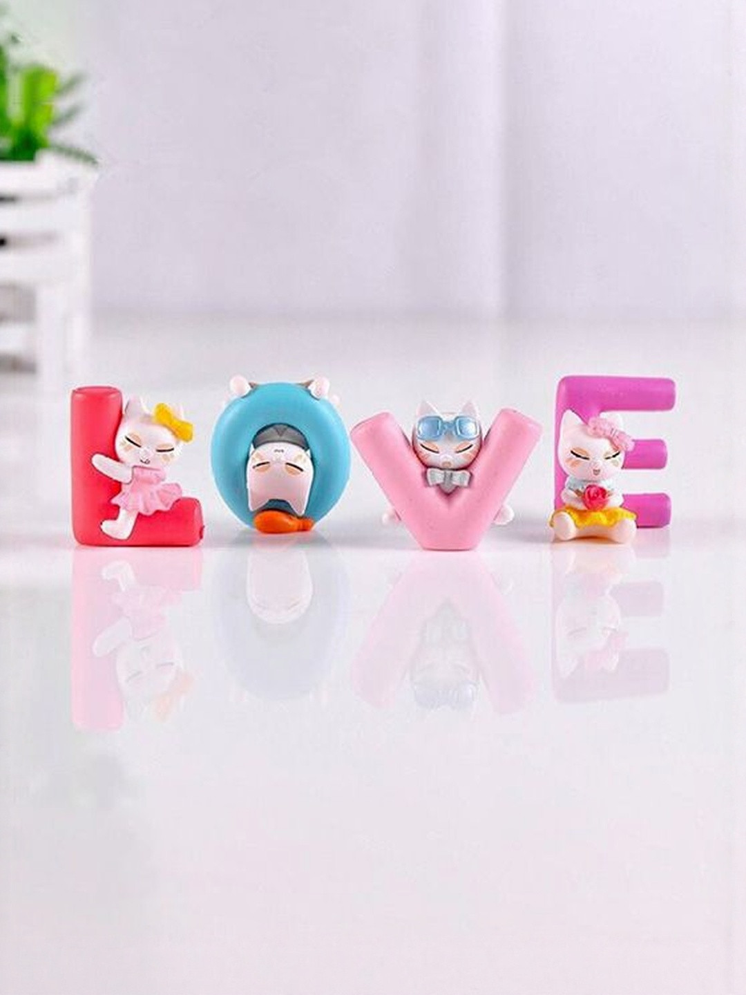 ASIDEA Love Animated Characters Decorative Showpiece
