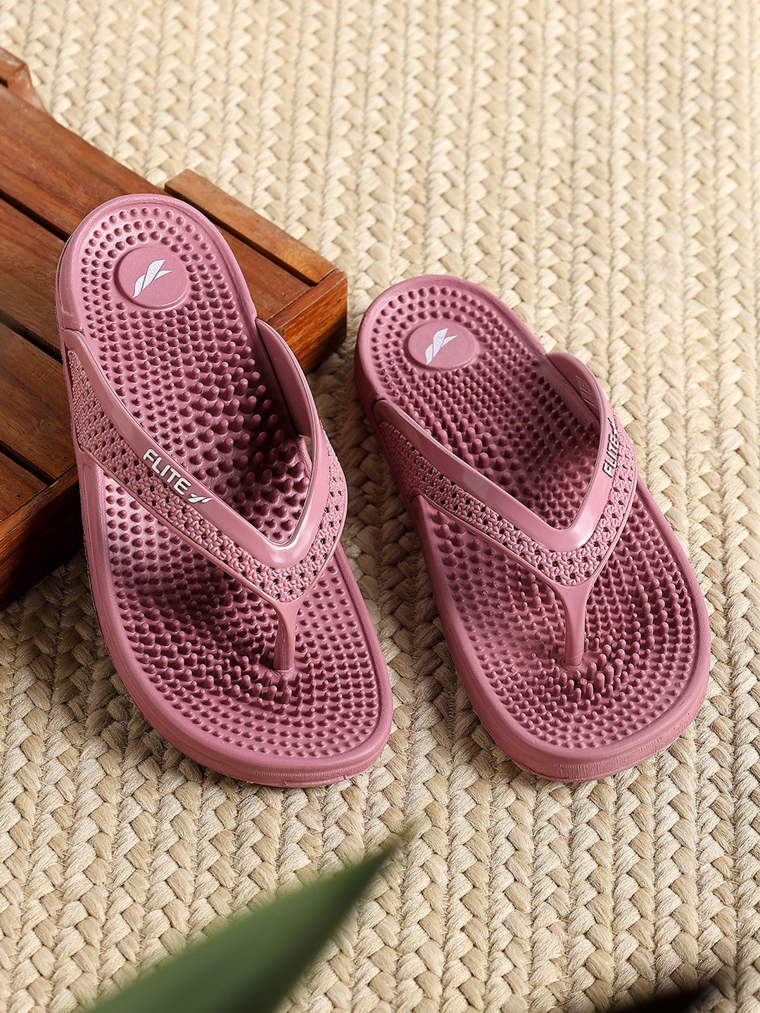 FLITE Women  Flip Flops