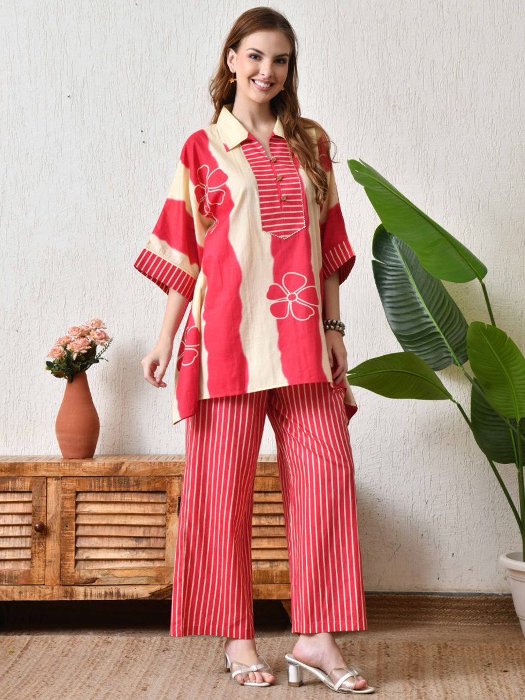 YELLOW PARROT Women's Pink & Cream Striped Floral Co-ord Set