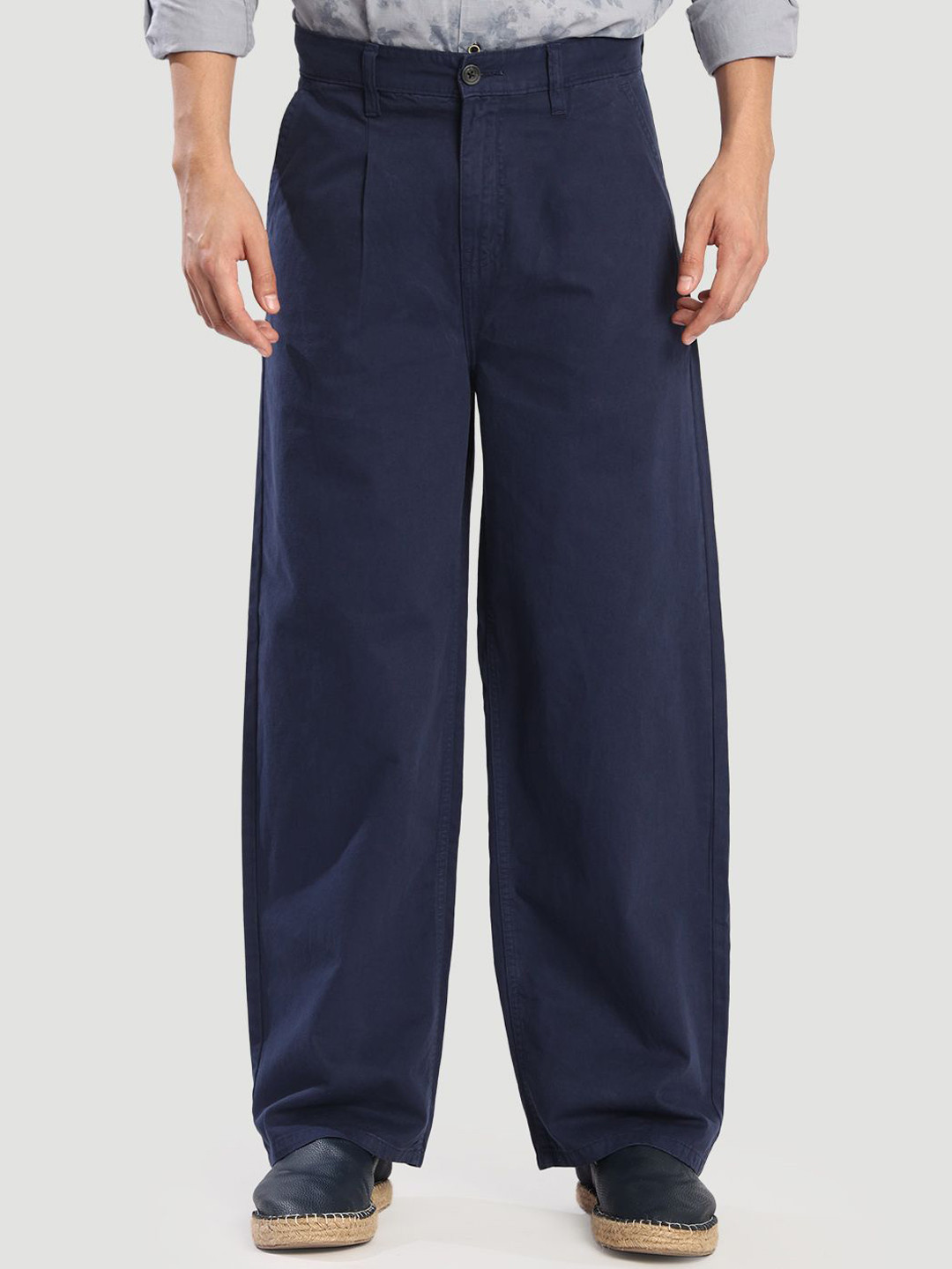 Bene Kleed Men Blue Solid Mid-Rise Baggy Chinos Trousers