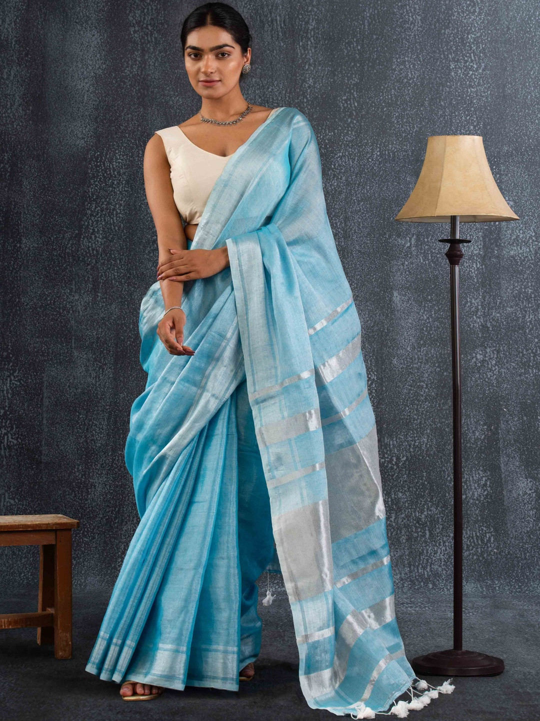 Magga Women Woven Design Zari Tissue Saree