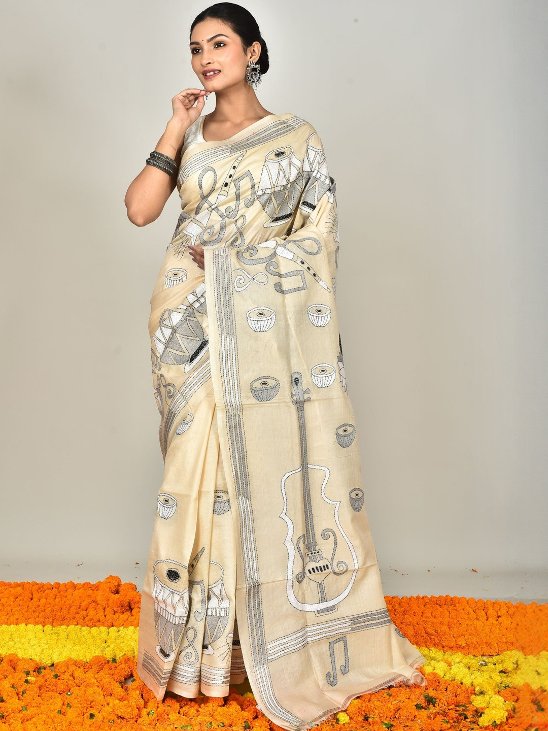 RAM SHYAM collection Women Ethnic Motifs Embroidered Saree With An Unstitched Blouse Piece