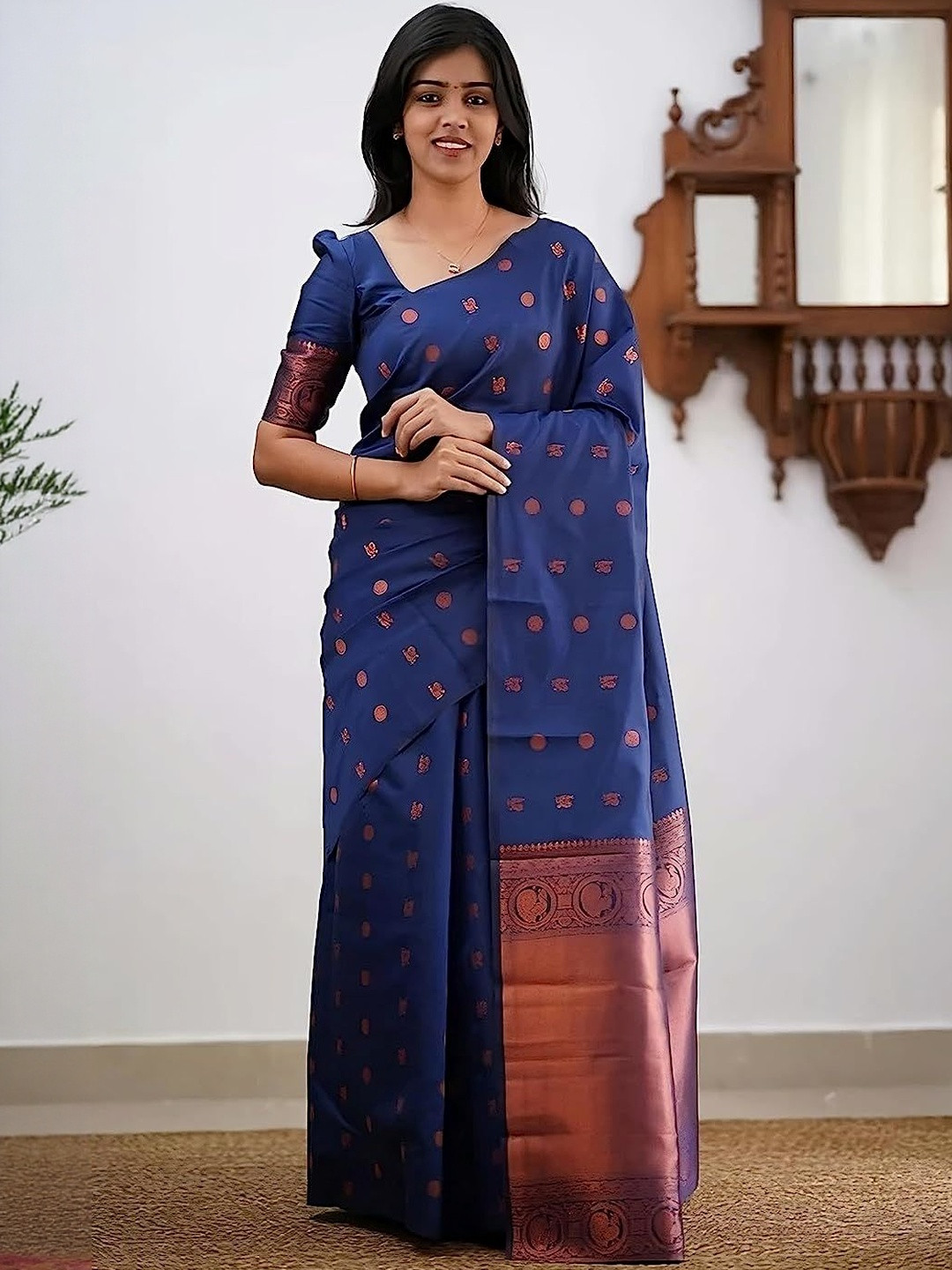 AVANTIKA FASHION Ethnic Motifs Woven Design Zari Kanjeevaram Saree