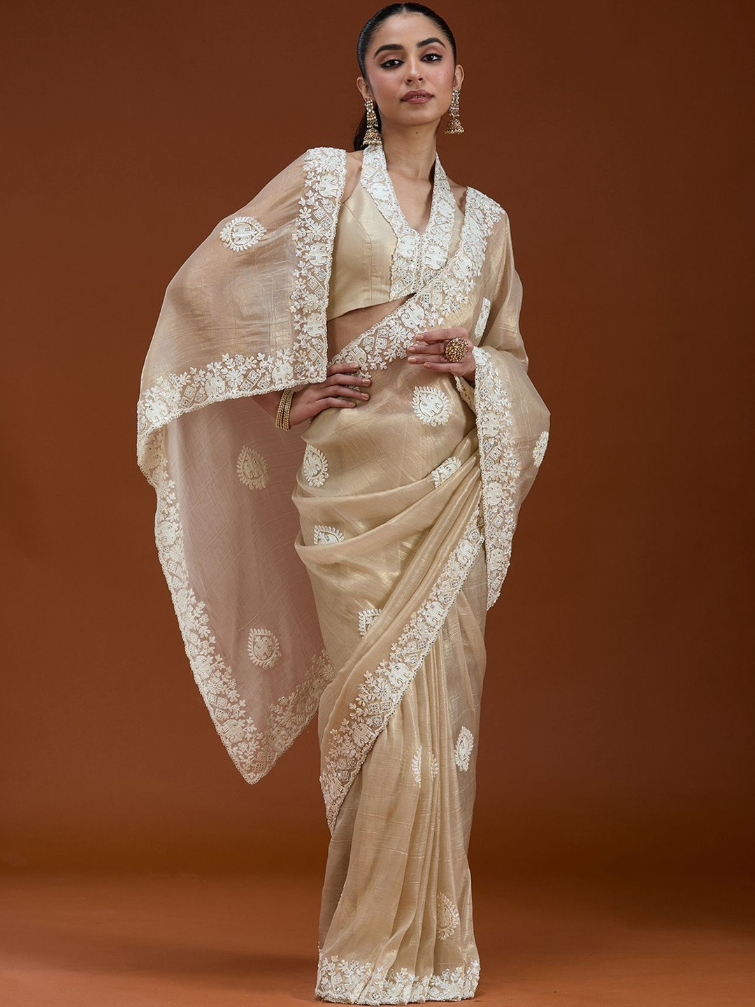 Koskii Embroidered Thread & Pearls Work Tissue Saree With Blouse Piece