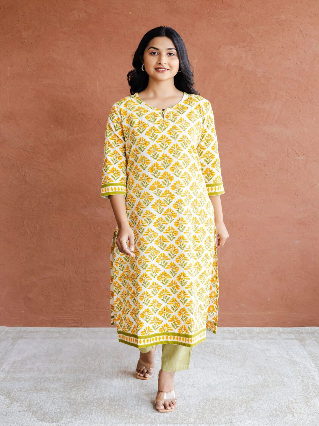 The epicstyle Women Floral Printed Round Neck Block Print Straight Kurta