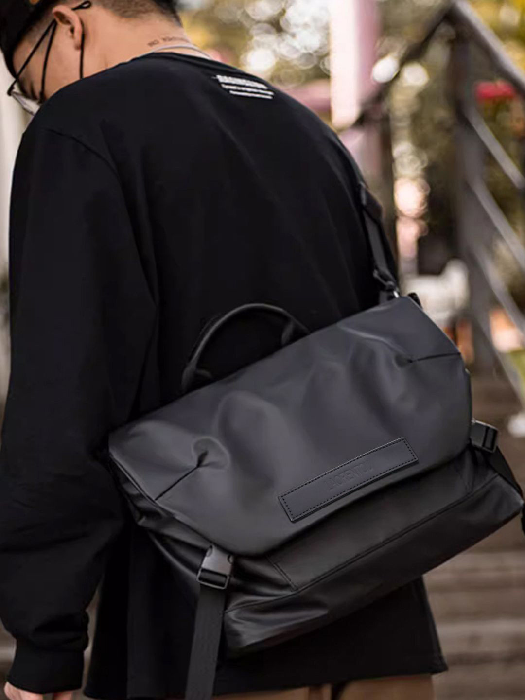 Mast & Harbour Men Laptop Bag With Zip Closure