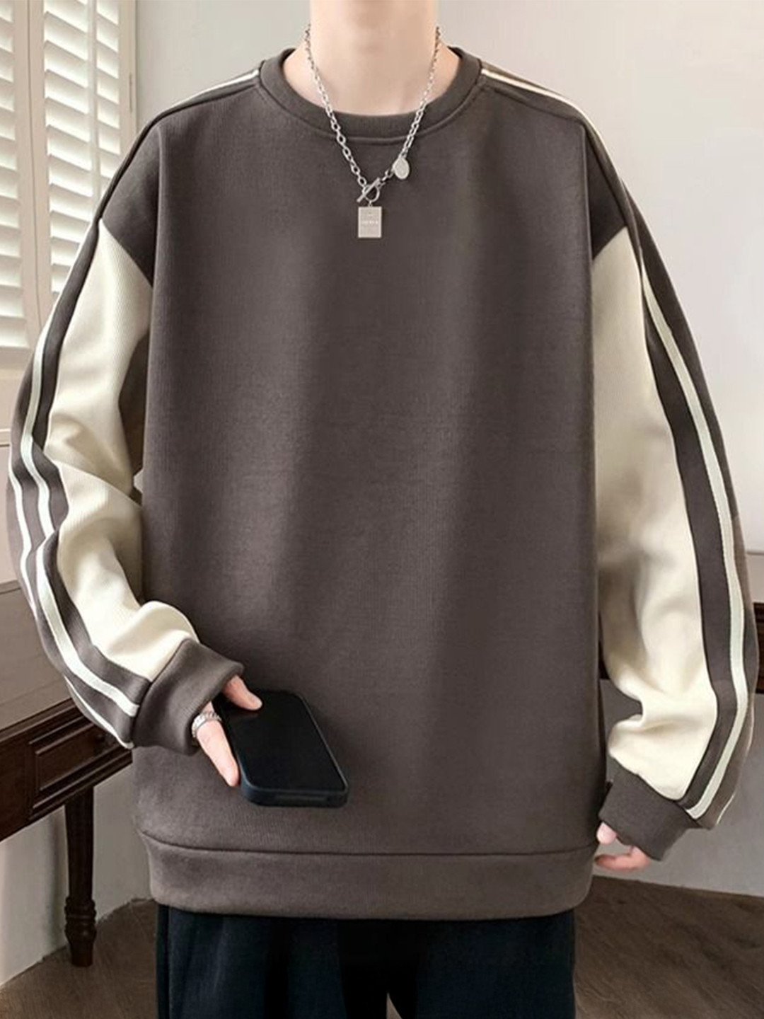 StyleCast x Revolte Men Colourblocked Round Neck Long Sleeves Cotton Pullover Sweatshirt
