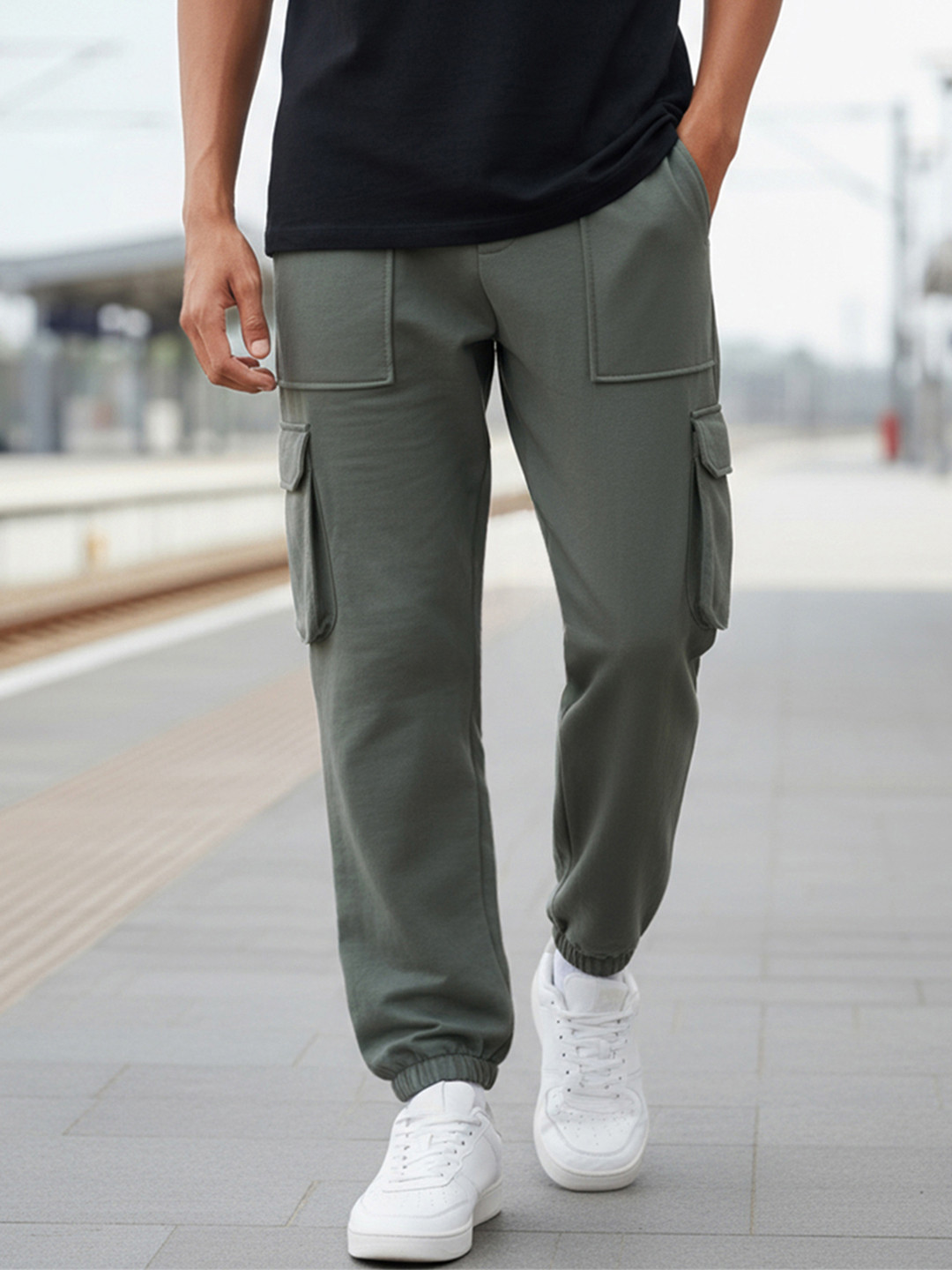 Bewakoof Air 1.0 Men's Grey Oversized Cargo Joggers