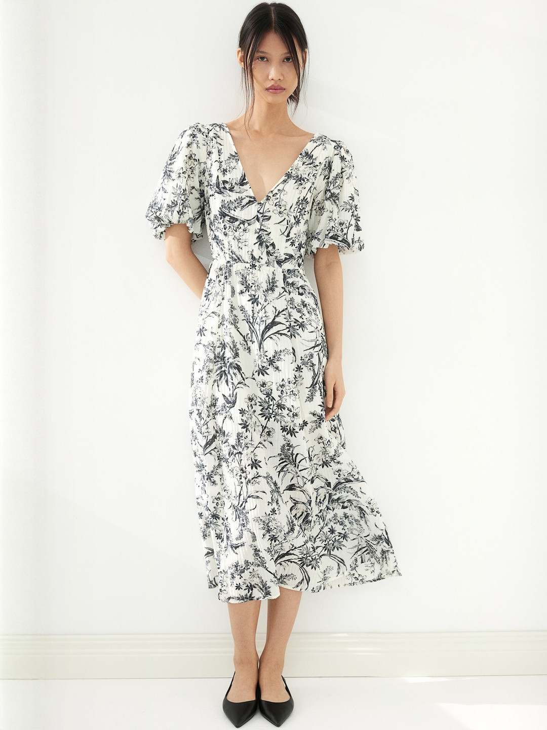 H&M Women Printed V-Neck Dress