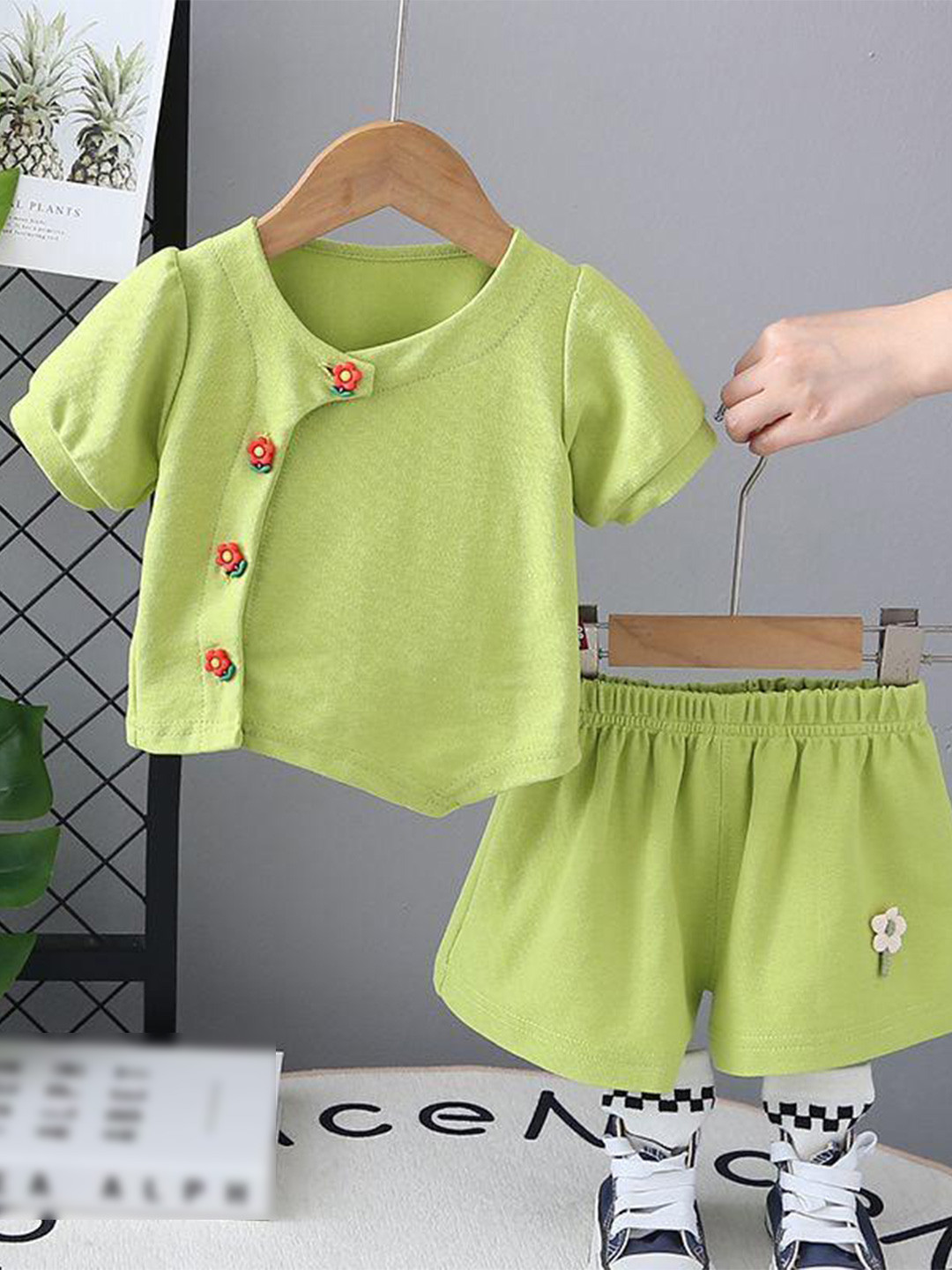 POP STREET KIDS Girls Floral Aplique Top with Shorts Clothing Set