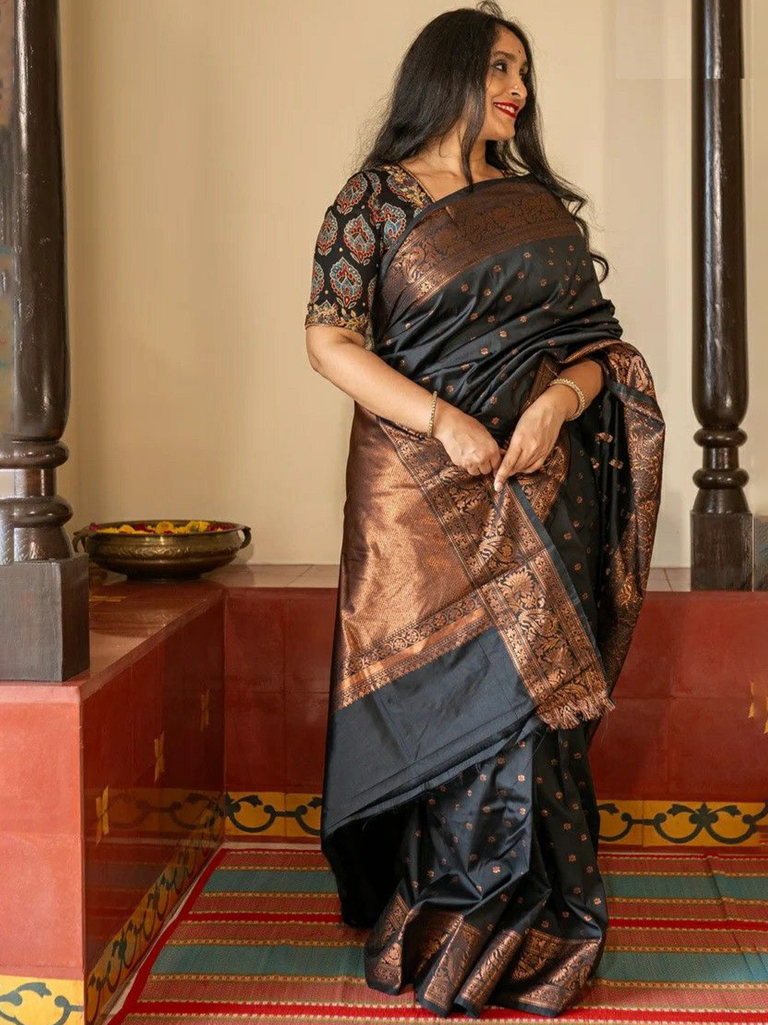 SWEETPEL Ethnic Motifs Zari Handloom Kanjivaram Banarasi Saree