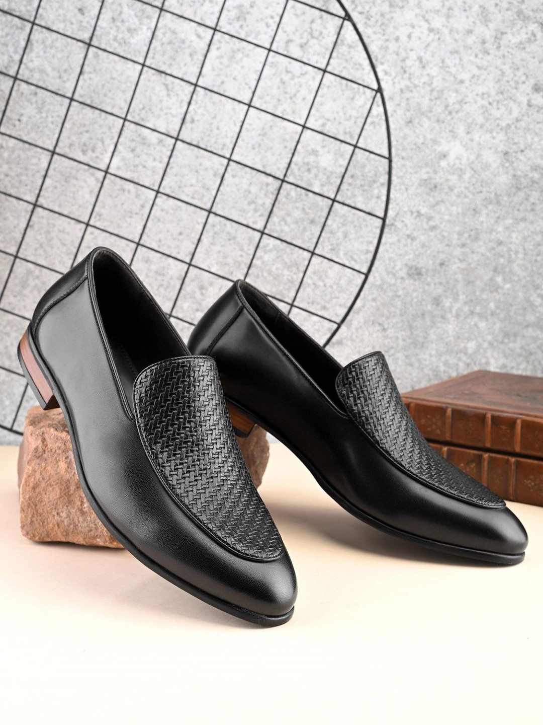 House of Pataudi Men Textured Formal Loafers