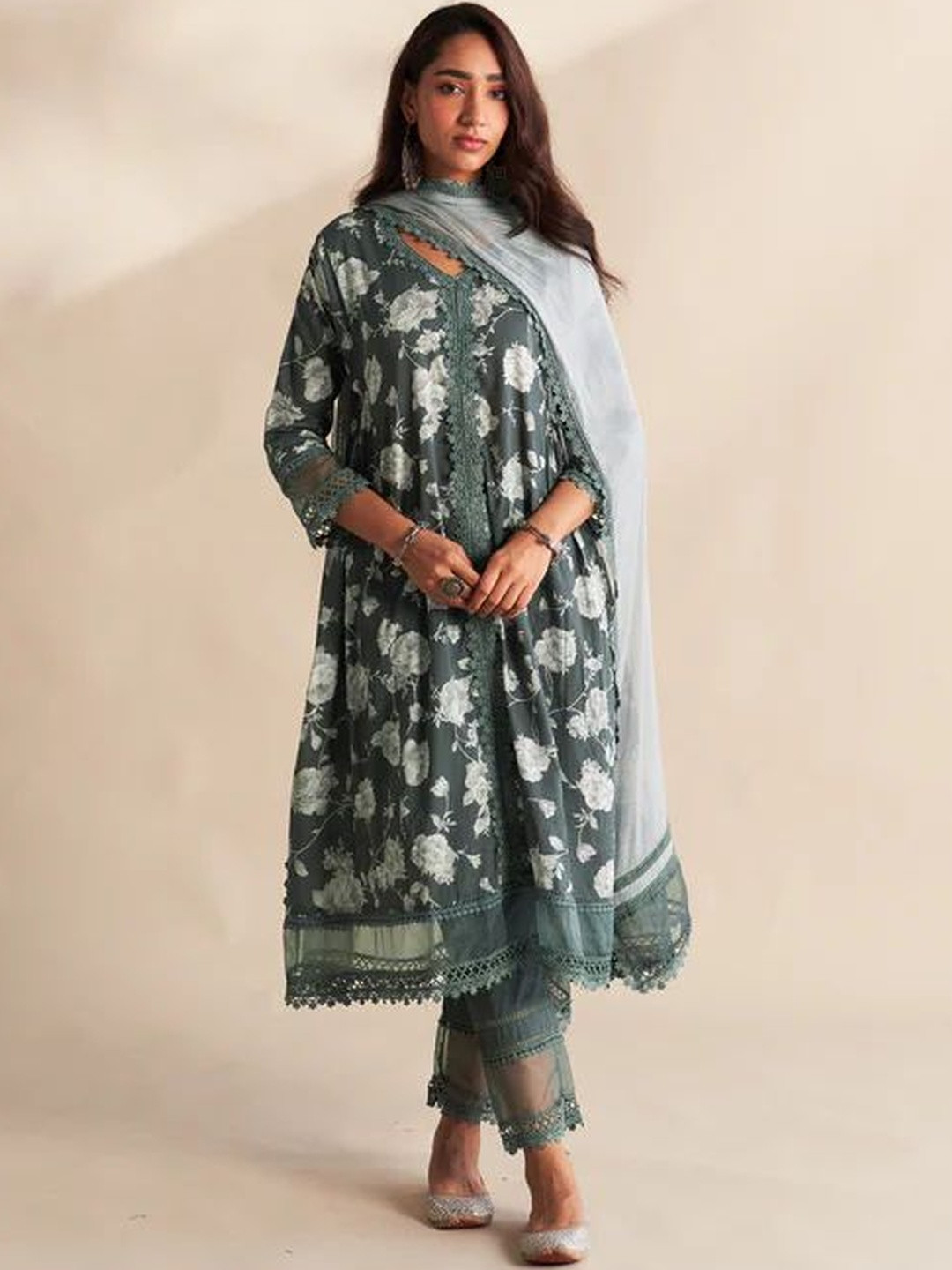 ROZE Aafiya Women Embellished Chiffon Dupatta