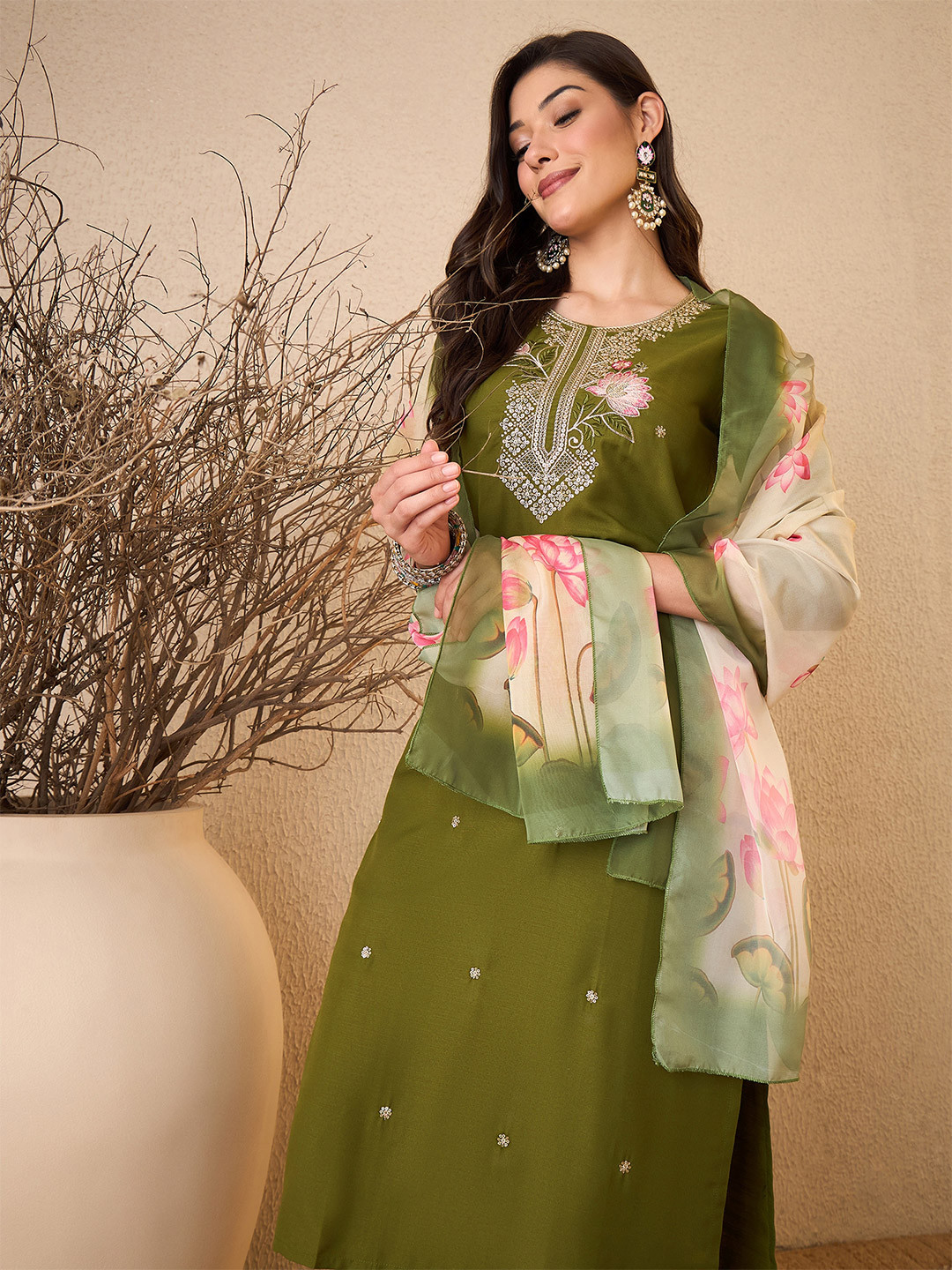 Royal Export Women Floral Embroidered Thread Work Kurta with Trousers & Dupatta