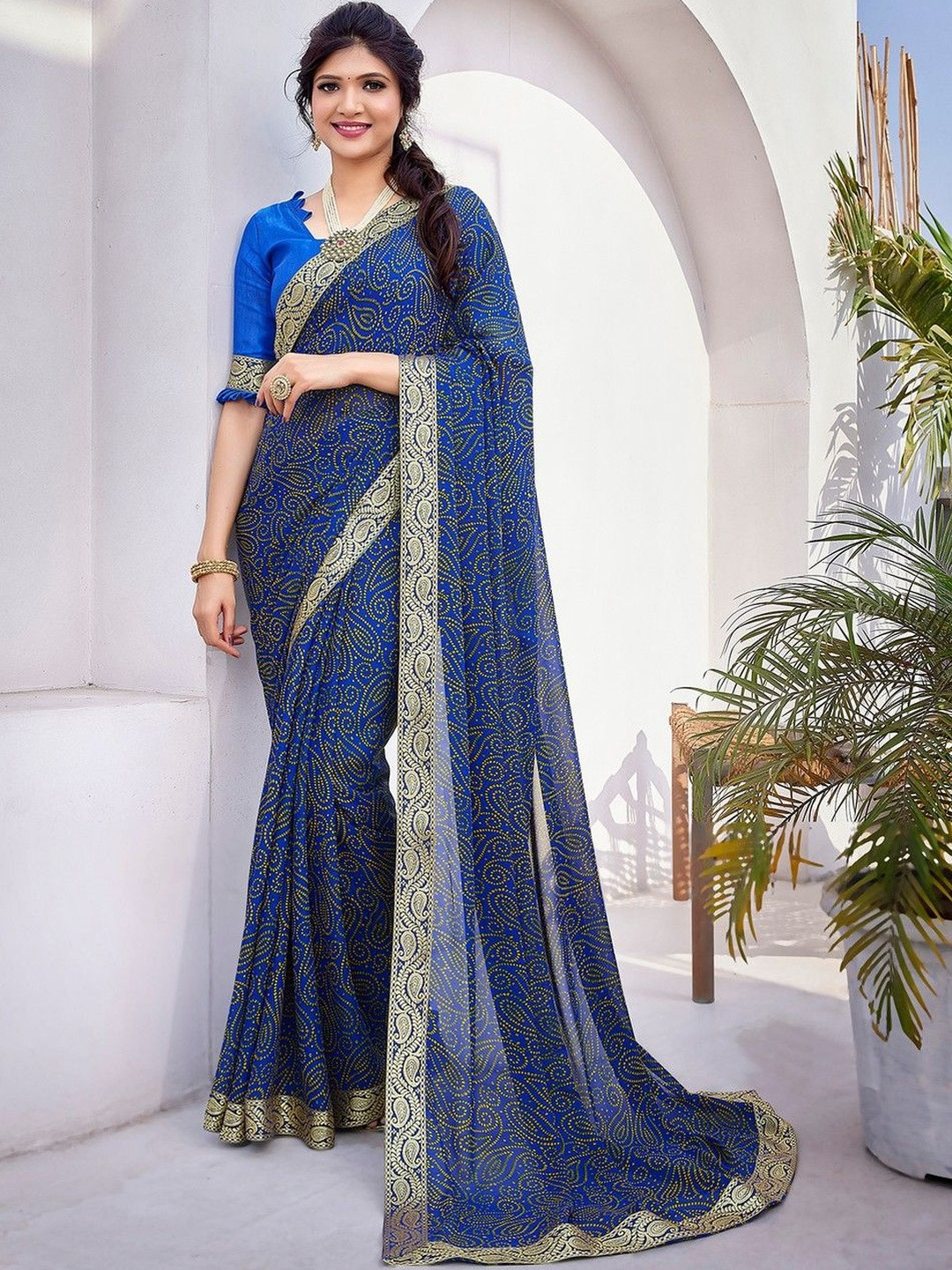 priyashi Pure Georgette Paisley Printed Zari Saree