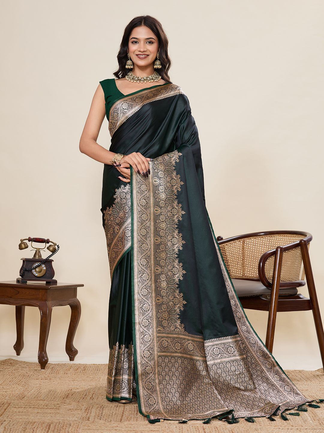 VARNI FABRICS Woven Design Zari Satin Handloom Banarasi Saree