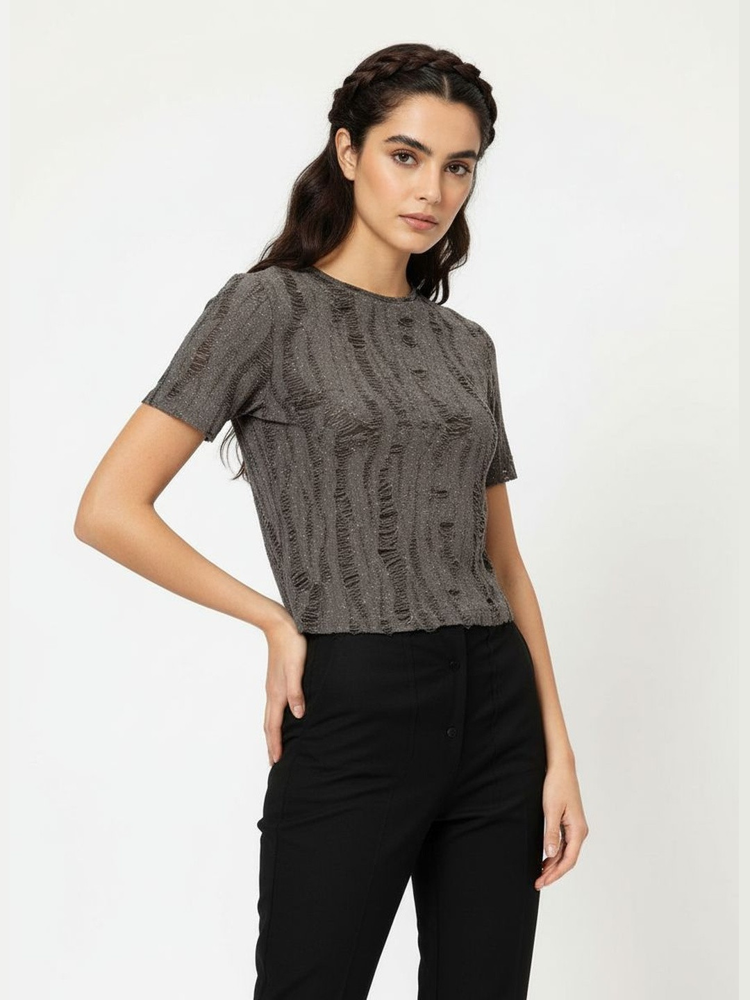 DressBerry Soft Streetwear Frayed Studded Top