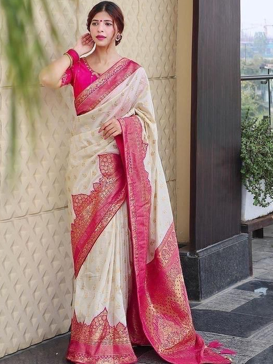 revika Ethnic Motifs Zari Art Silk Handloom Kanjeevaram Saree