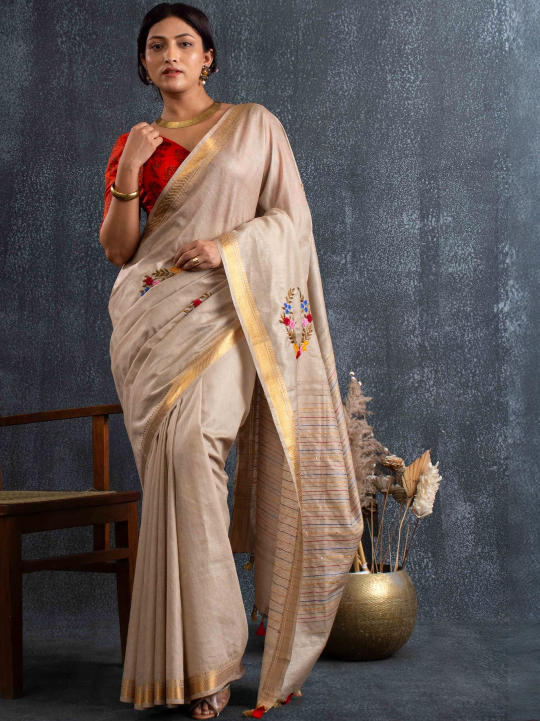 Magga Floral Embroidered Saree With Blouse Piece