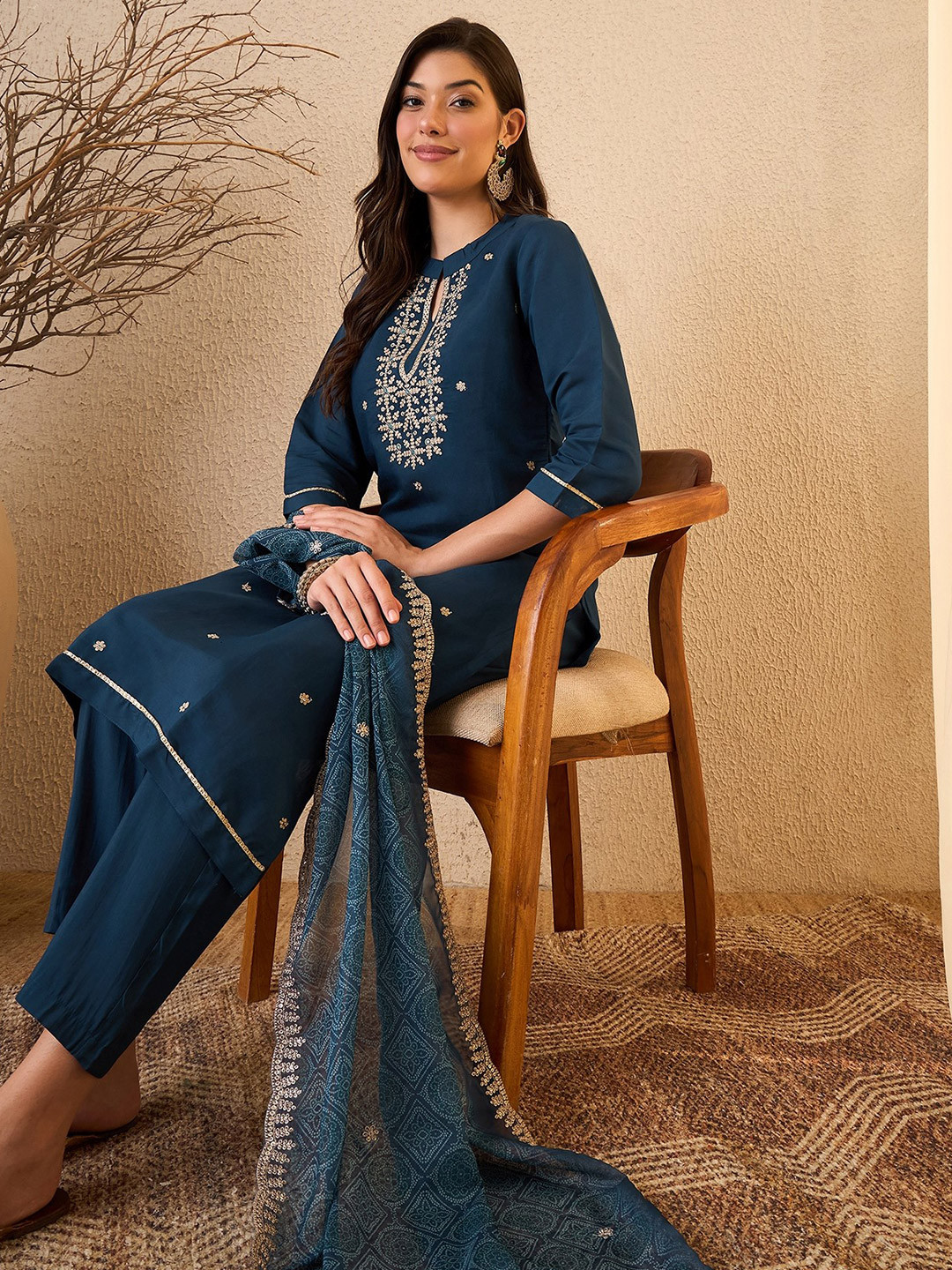 Royal Export Women Embroidered Kurta Set