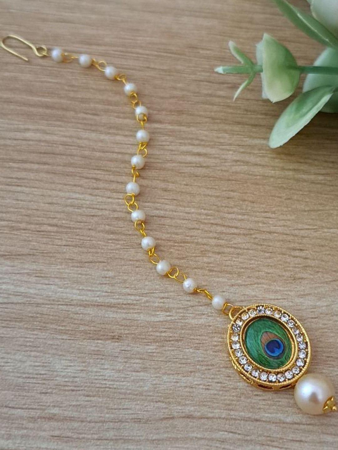 MERYCRAFT Women Alloy Pecock Feather and Pearls Traditional Maangtikka