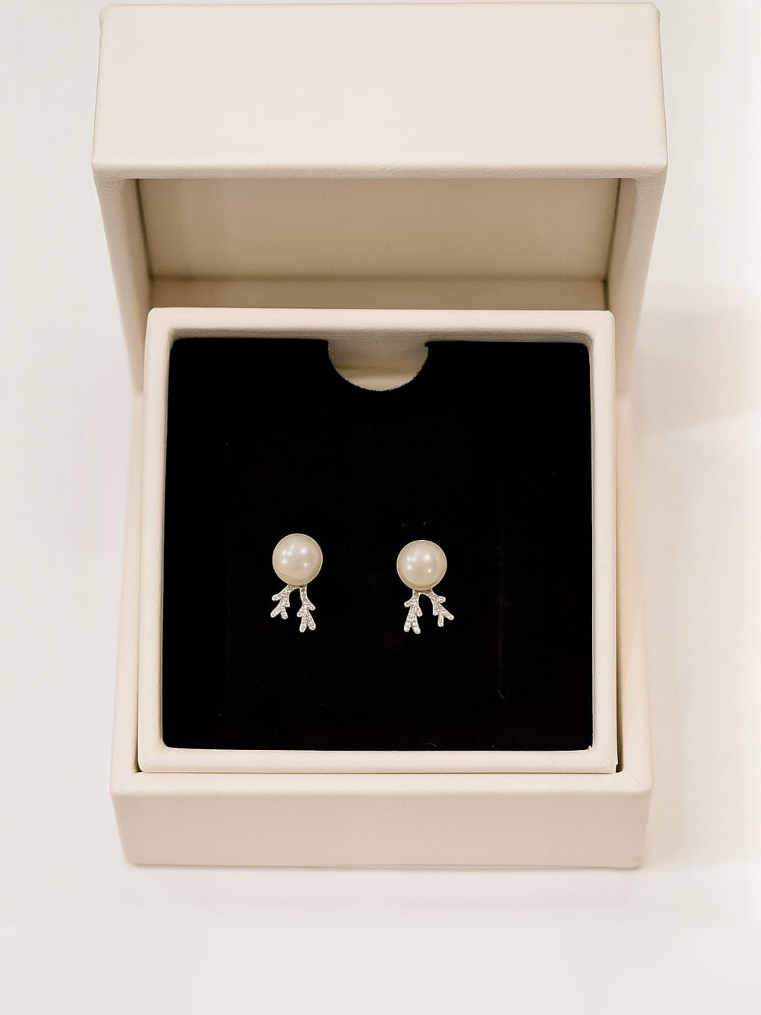 LP JEWELS Sterling Silver Plated Pearls Beaded Circular Shaped Studs