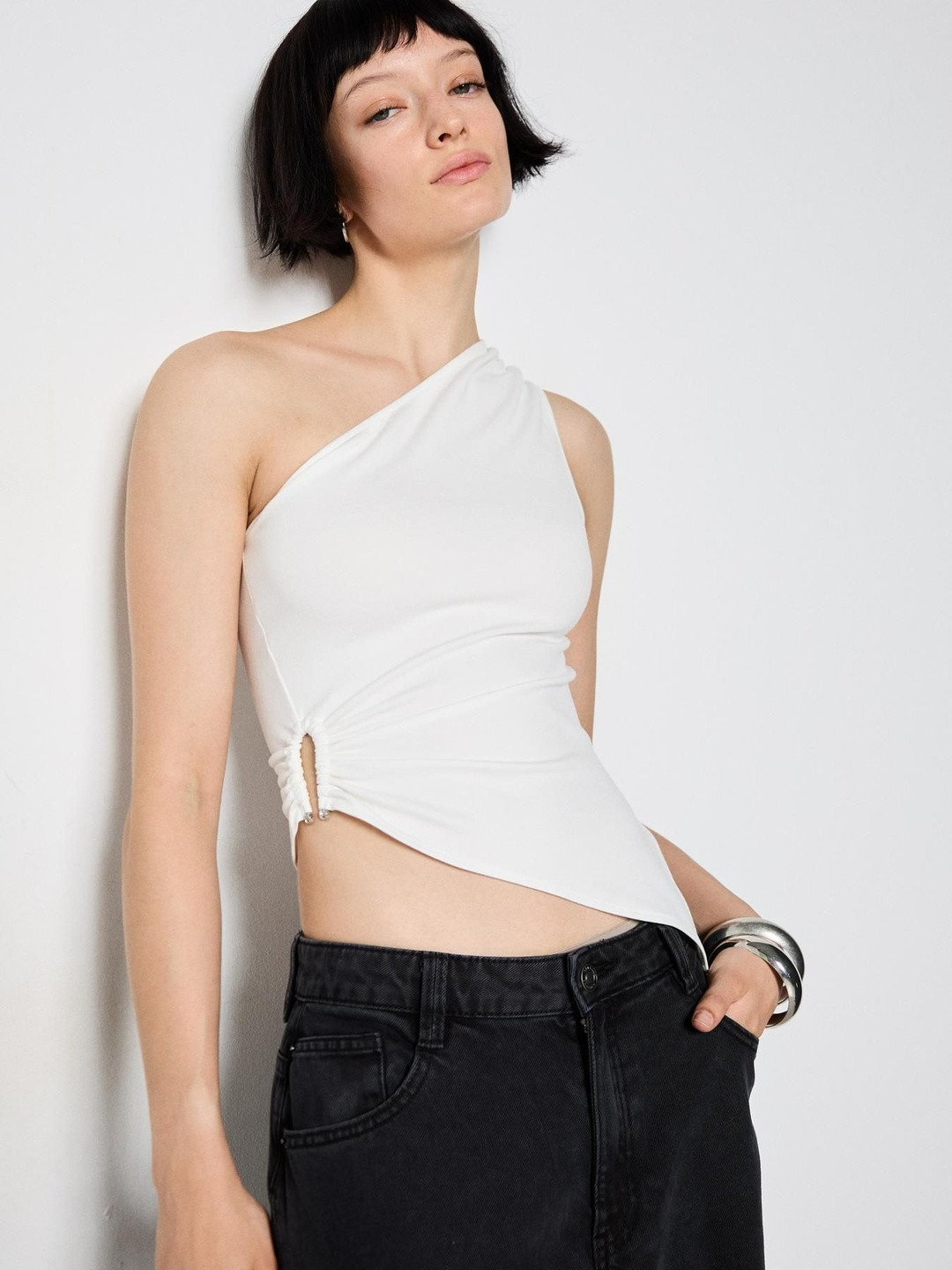 Bershka Women Solid One Shoulder Fitted Crop Top