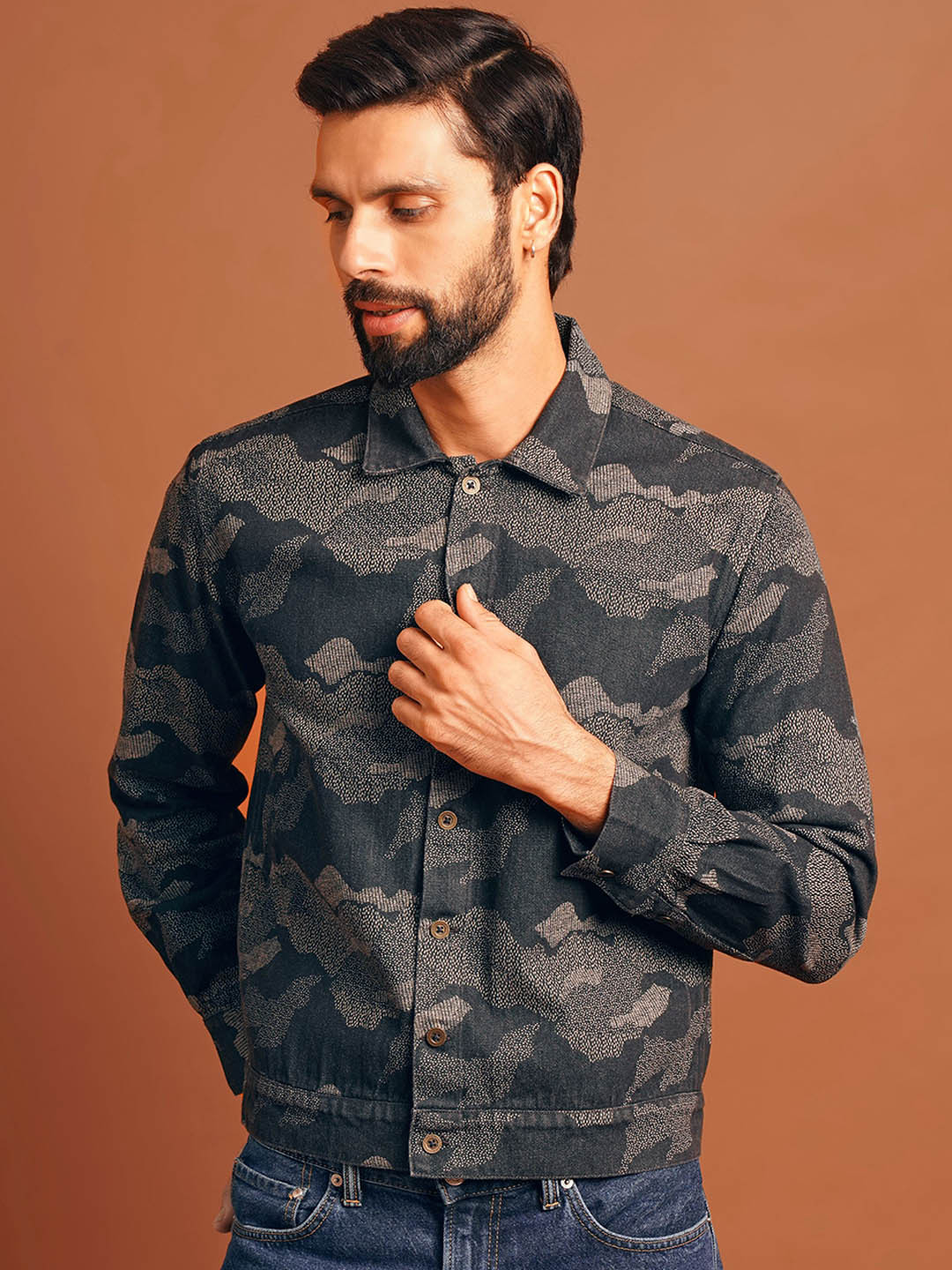 JAYPORE Men Spread Collar Camouflage Printed Tailored Denim Jacket