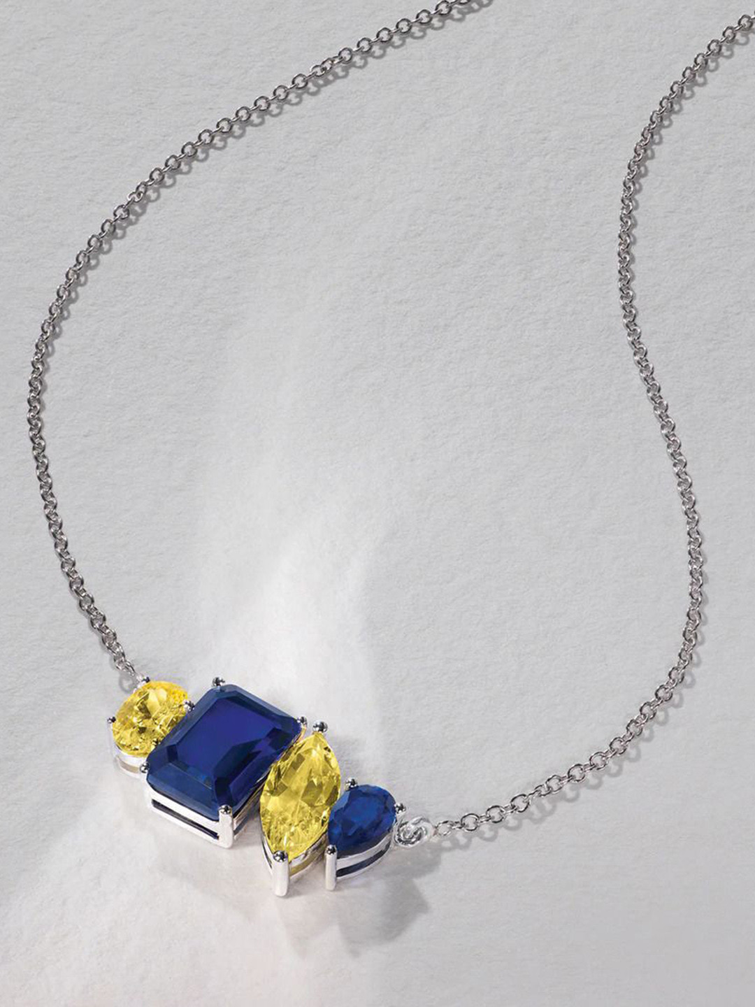 BAYAN JEWELRY Sapphire Pendant