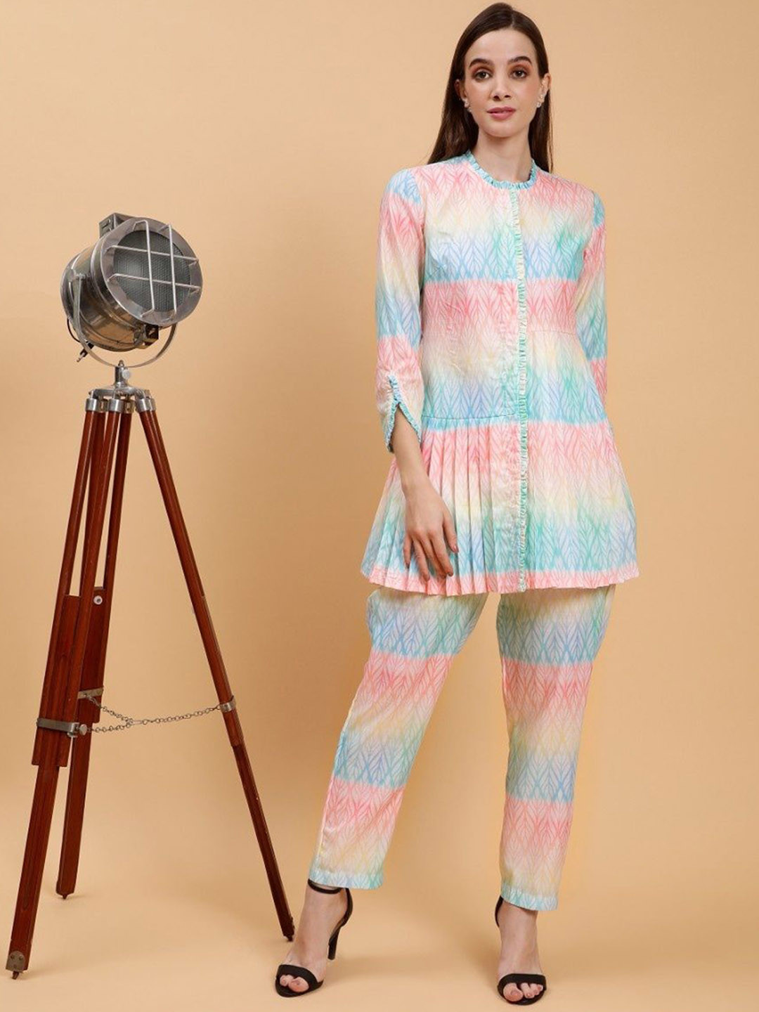 Pearls and Pastels Colourblocked Linen Top With Trouser