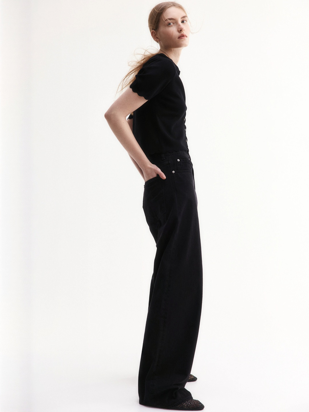 H&M Scalloped Fine-Knit Cardigan