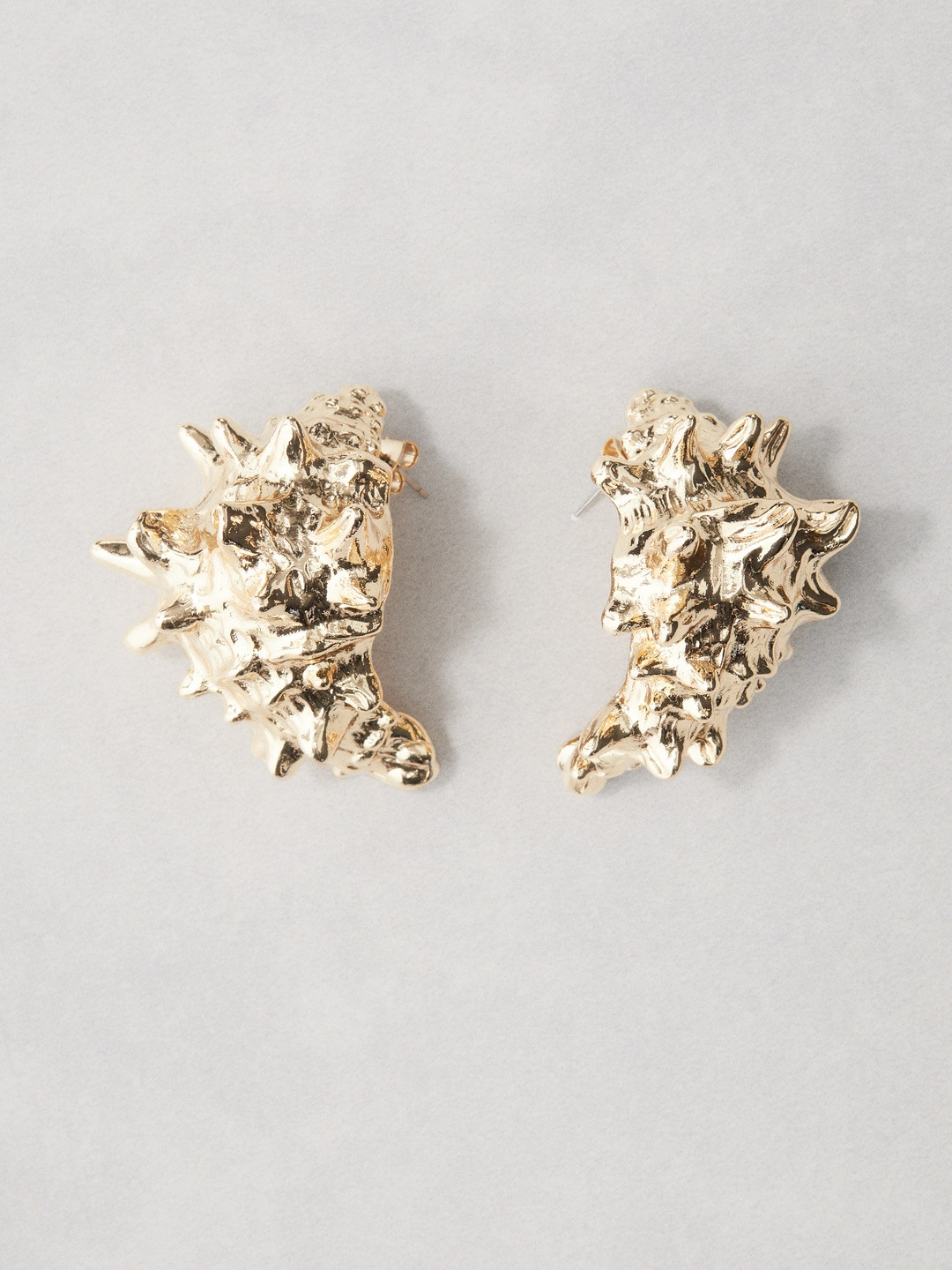 H&M Seashell-shaped Studs Earrings