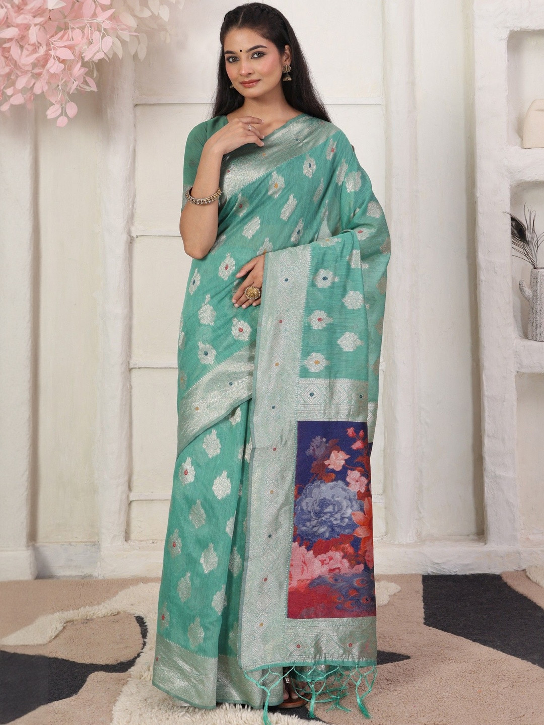 Mitera Digital Floral Woven Design Saree with Matching Blouse Piece