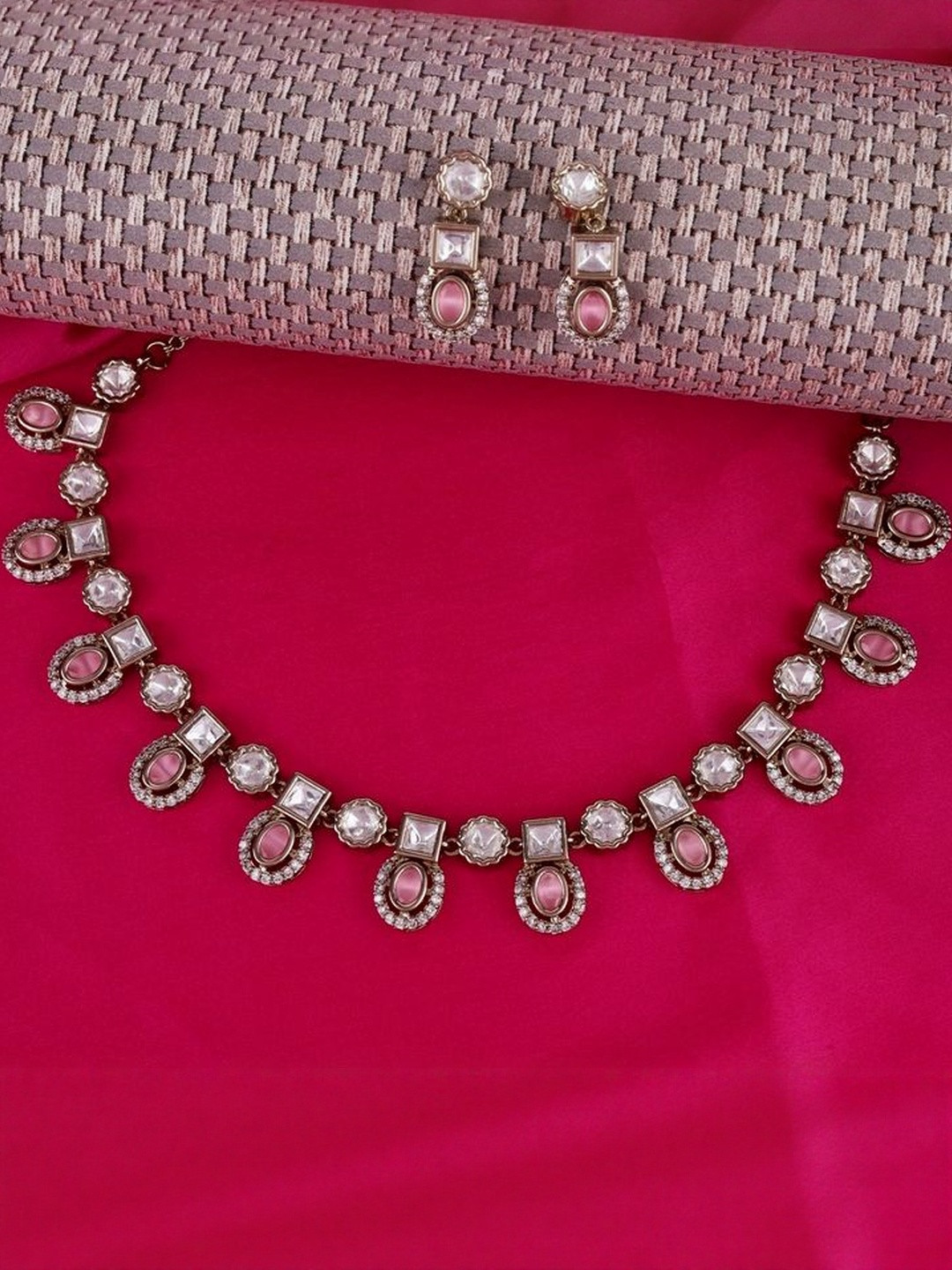 SALONI FASHION JEWELLERY Women Round & Square Shape Stones Studded Jewellery Set