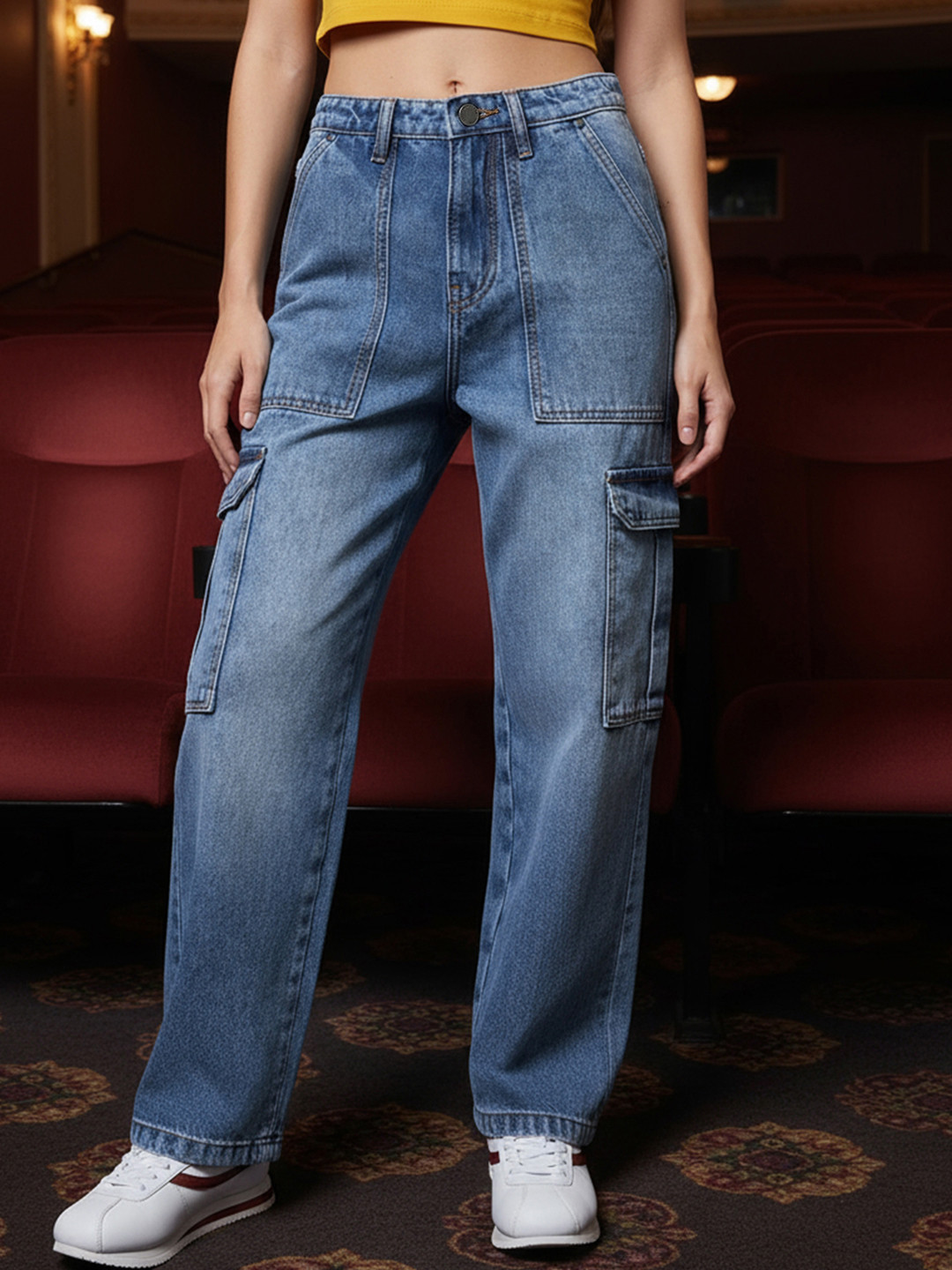 Bewakoof Women's Blue Washed Straight Fit Cargo Jeans